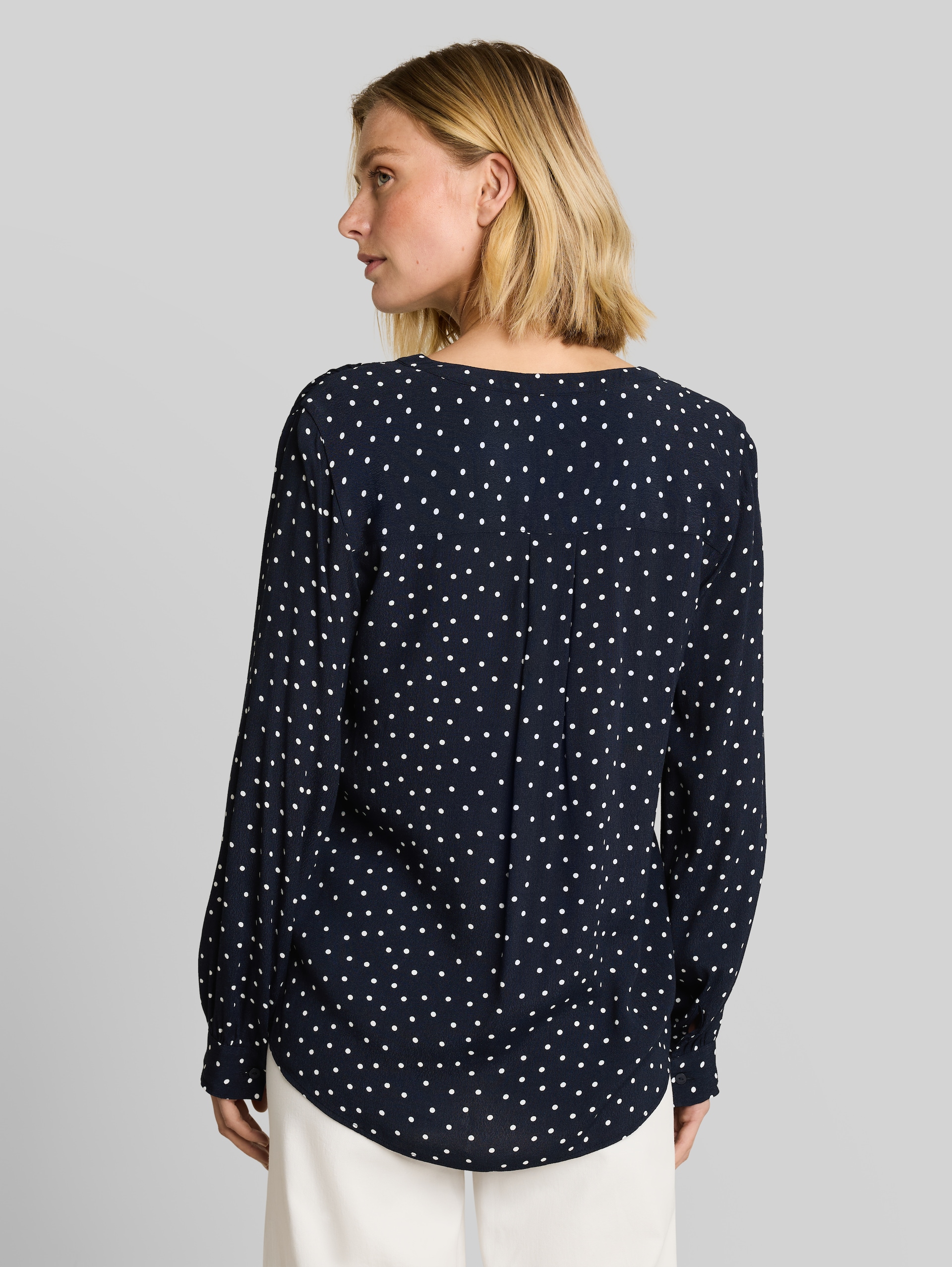 Viscose blouse - navy white small dot design - Neckline model-back view