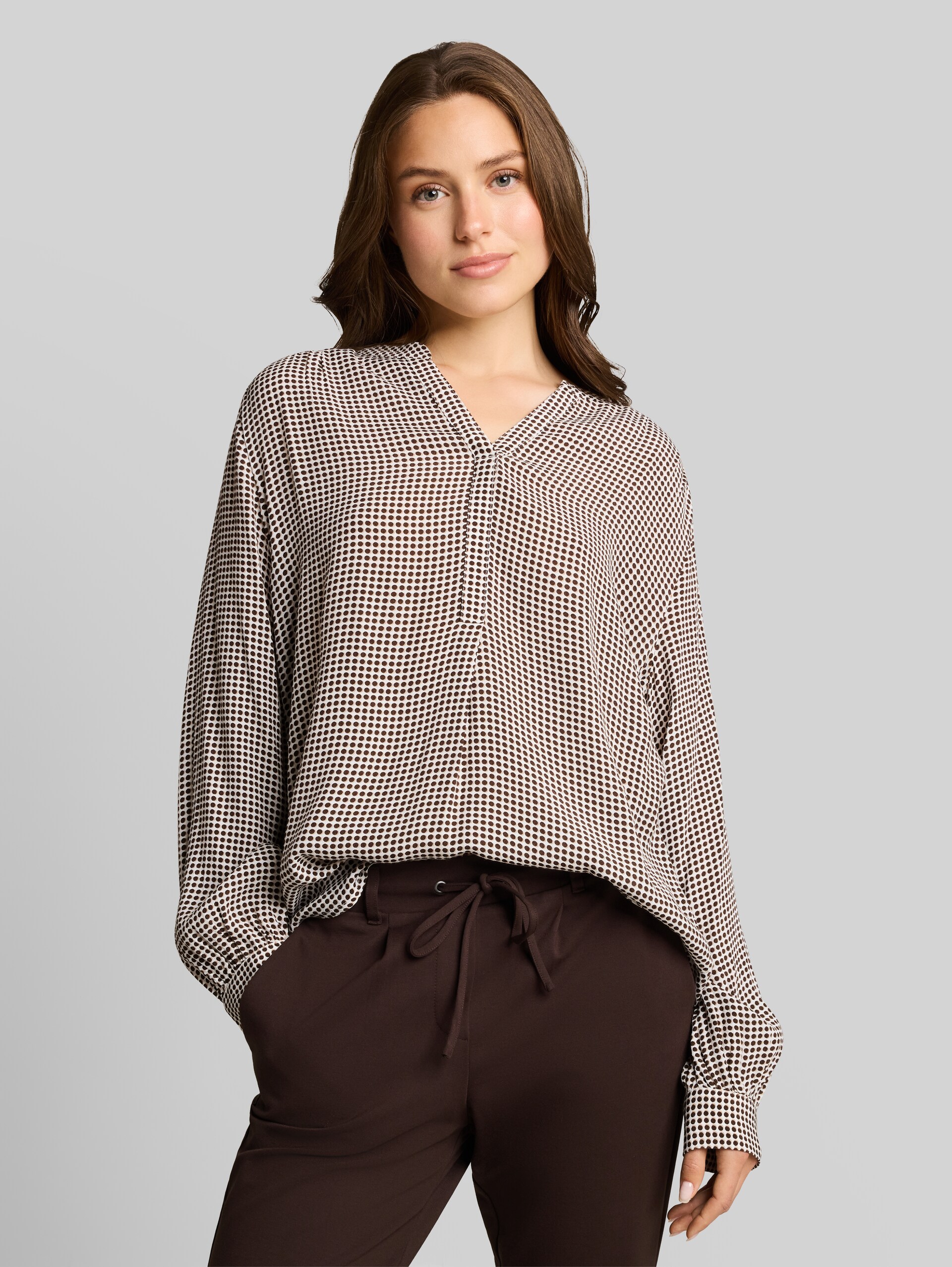 Viscose blouse - small brown dot print - Neckline model front view