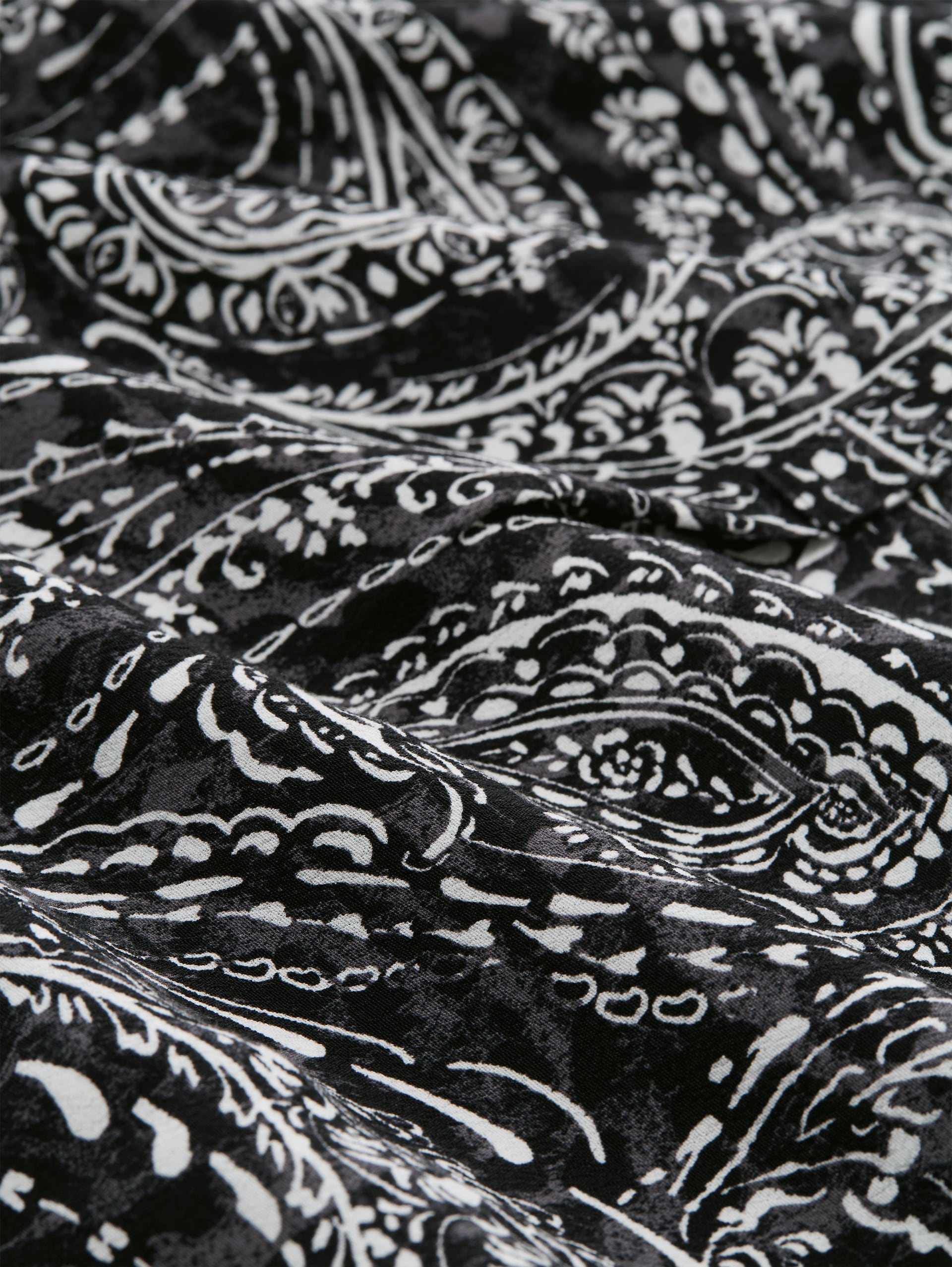 Bluse aus Viskose - black paisley - Material-Ansicht