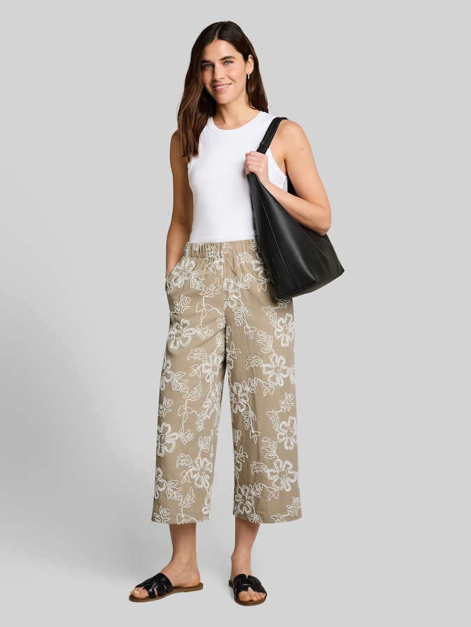 Culotte Hose mit Blumen-Stickerei von Women, olive white big flower design