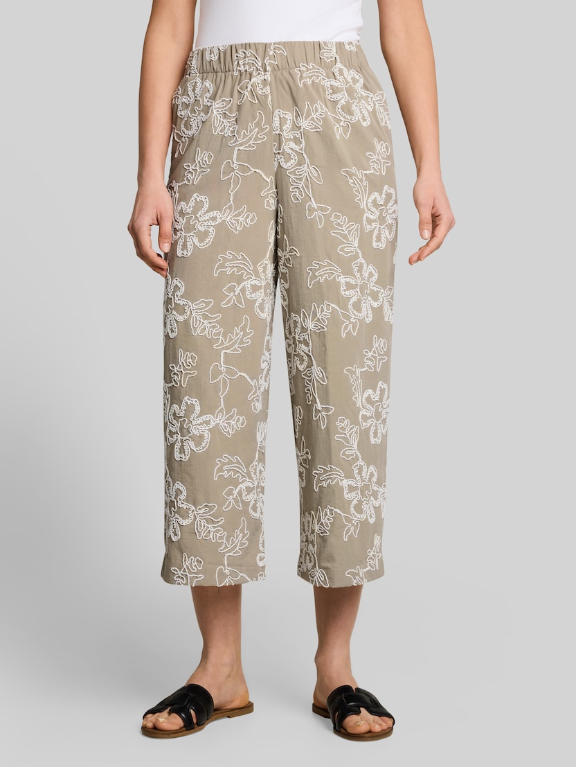Culottes with floral embroidery by Women, olive white big flower design