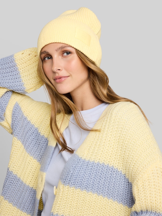 Bonnet avec écusson par Denim Female, soft vanilla yellow