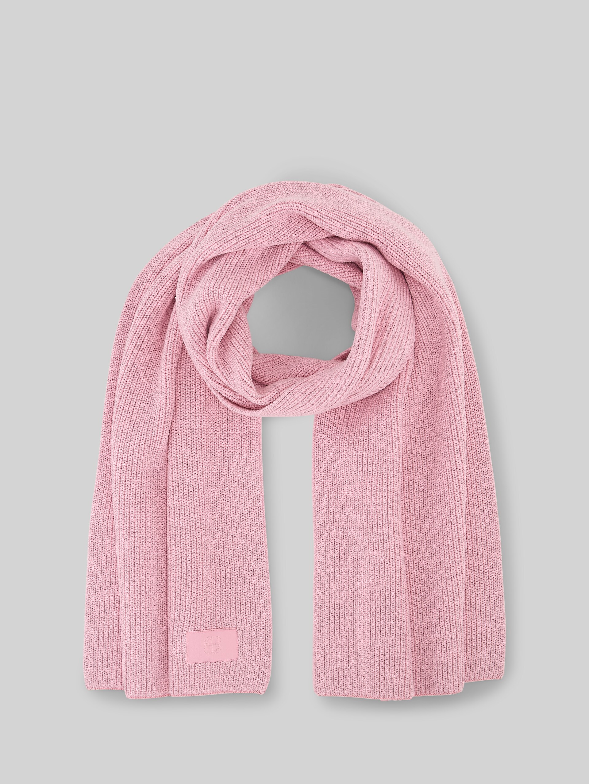 Strickschal mit Badge - Soft Pink - Vorder-Produkt-Ansicht