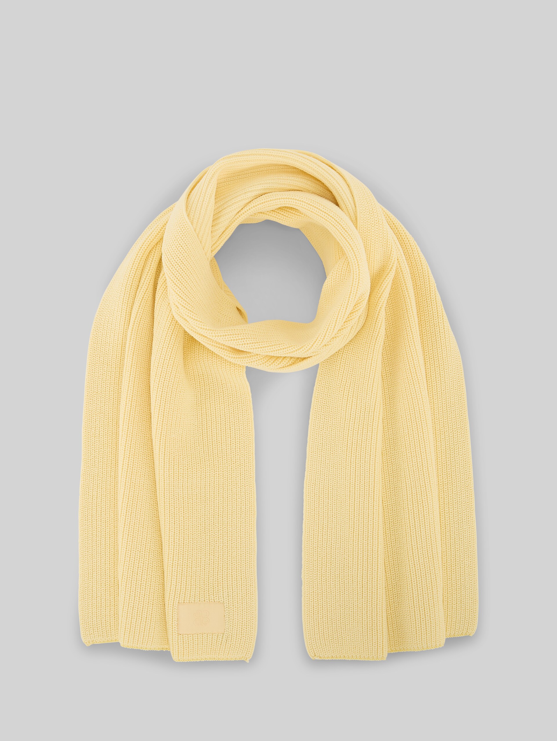 Strickschal mit Badge - soft vanilla yellow - Vorder-Produkt-Ansicht