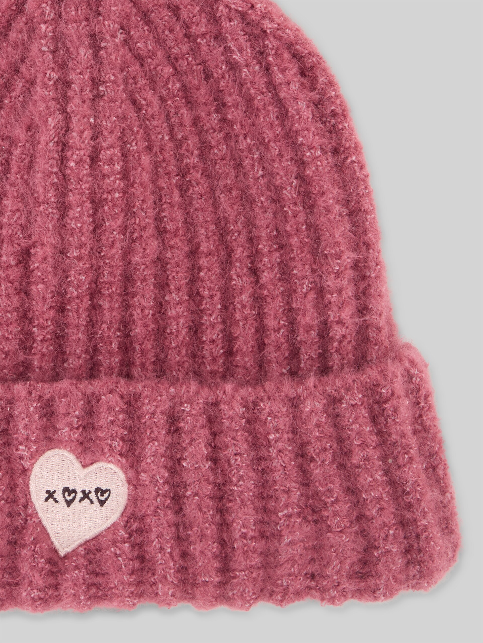 Beanie Mütze mit Stickerei - dusty berry melange - Material-Ansicht