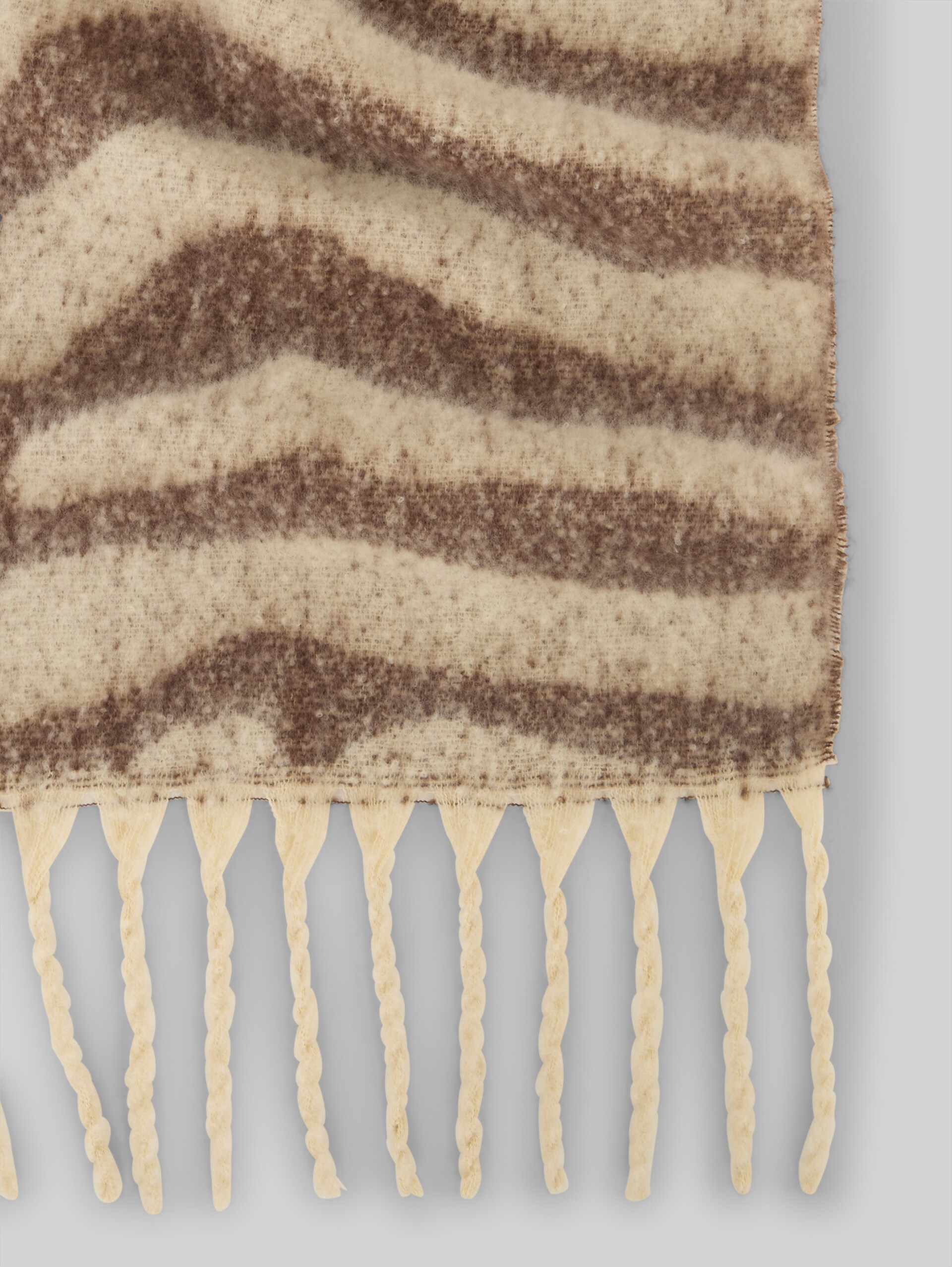 Cosy patterned scarf - brown beige zebra print - Material view