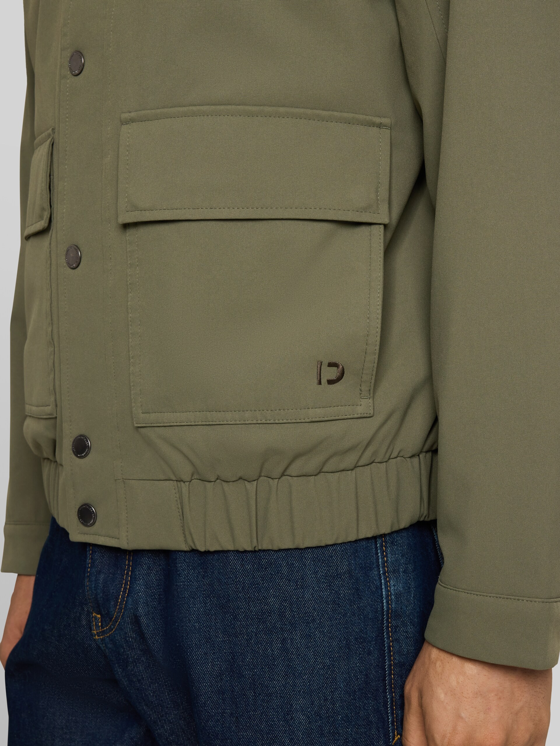 Blouson Jacke mit Cord-Kragen - urban olive green - Detail-Model-Ansicht