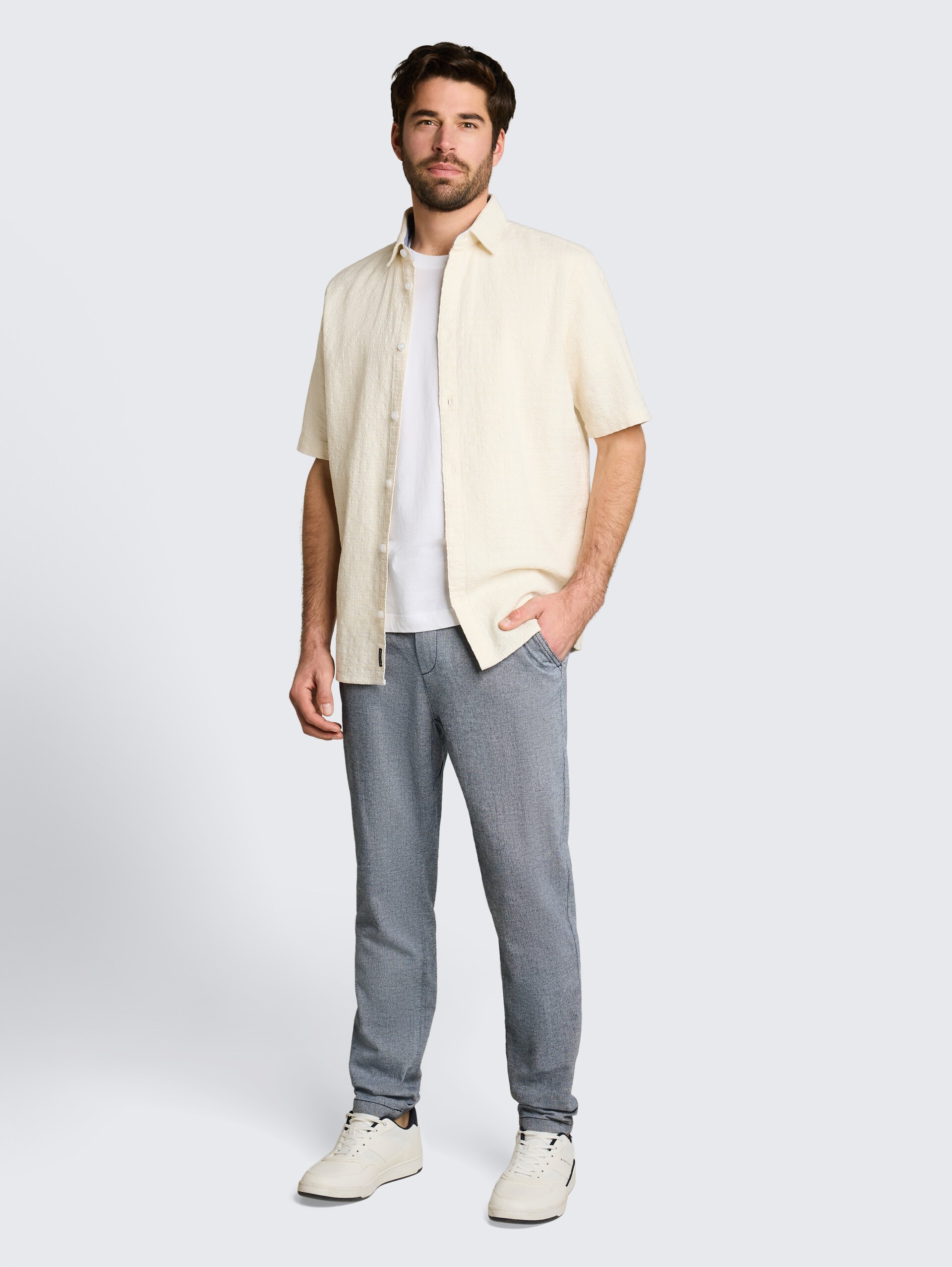Regular tapered chino met trekkoord - navy structure - Model vooraanzicht