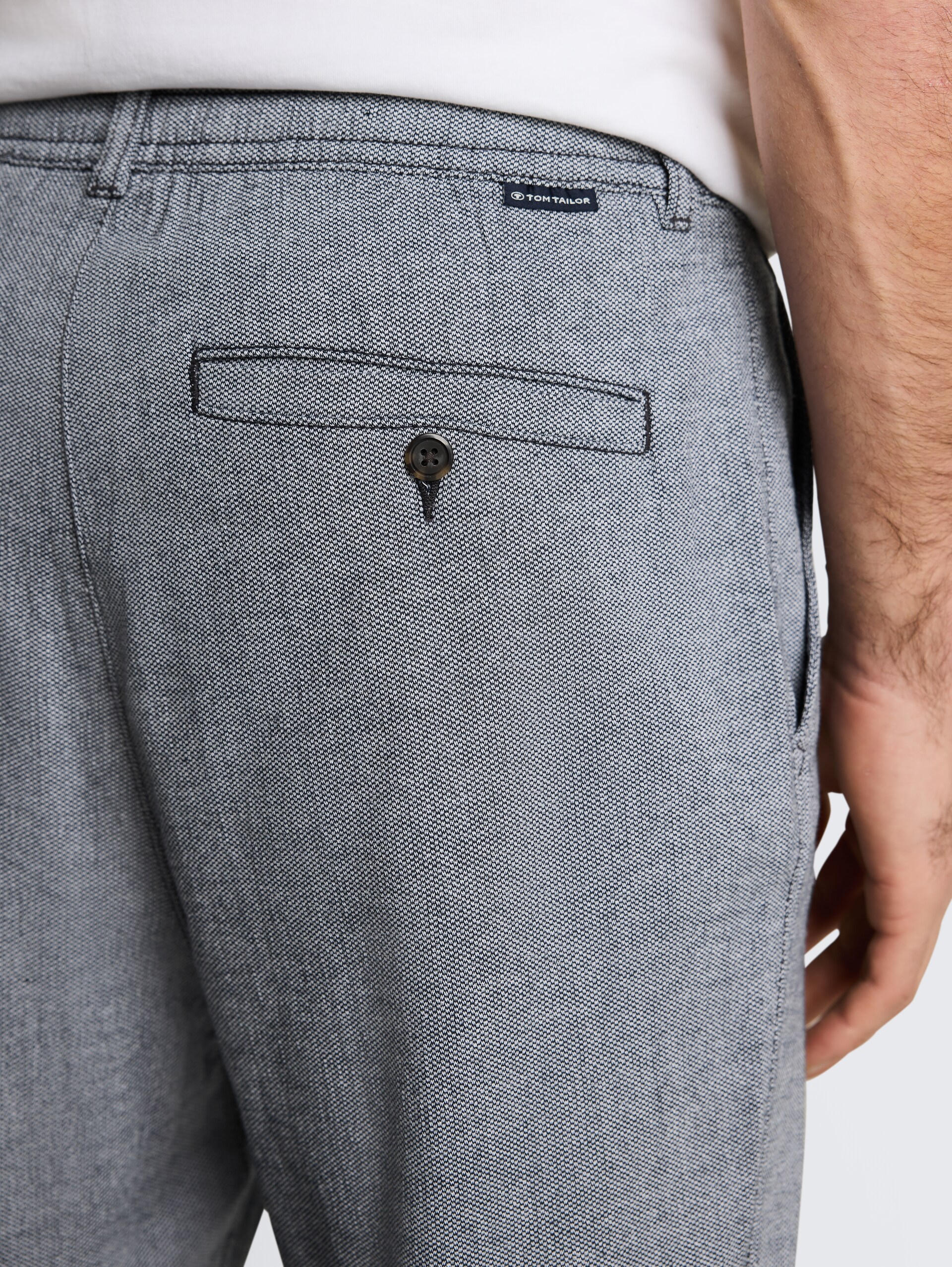 Regular tapered chino met trekkoord - navy structure - Detailaanzicht model