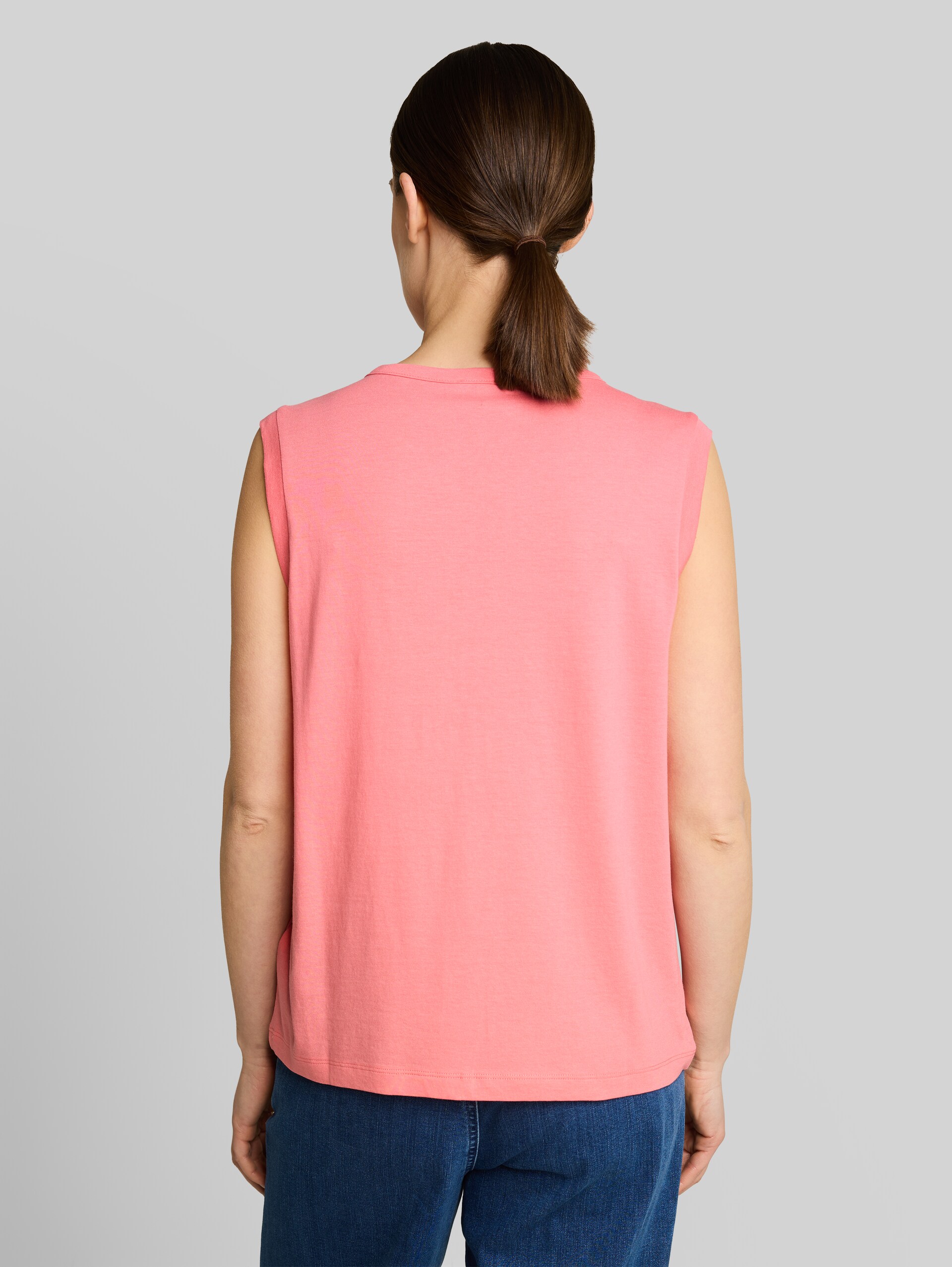 Henley-top met plooien - soft fuchsia pink - Neklijn model-achteraanzicht