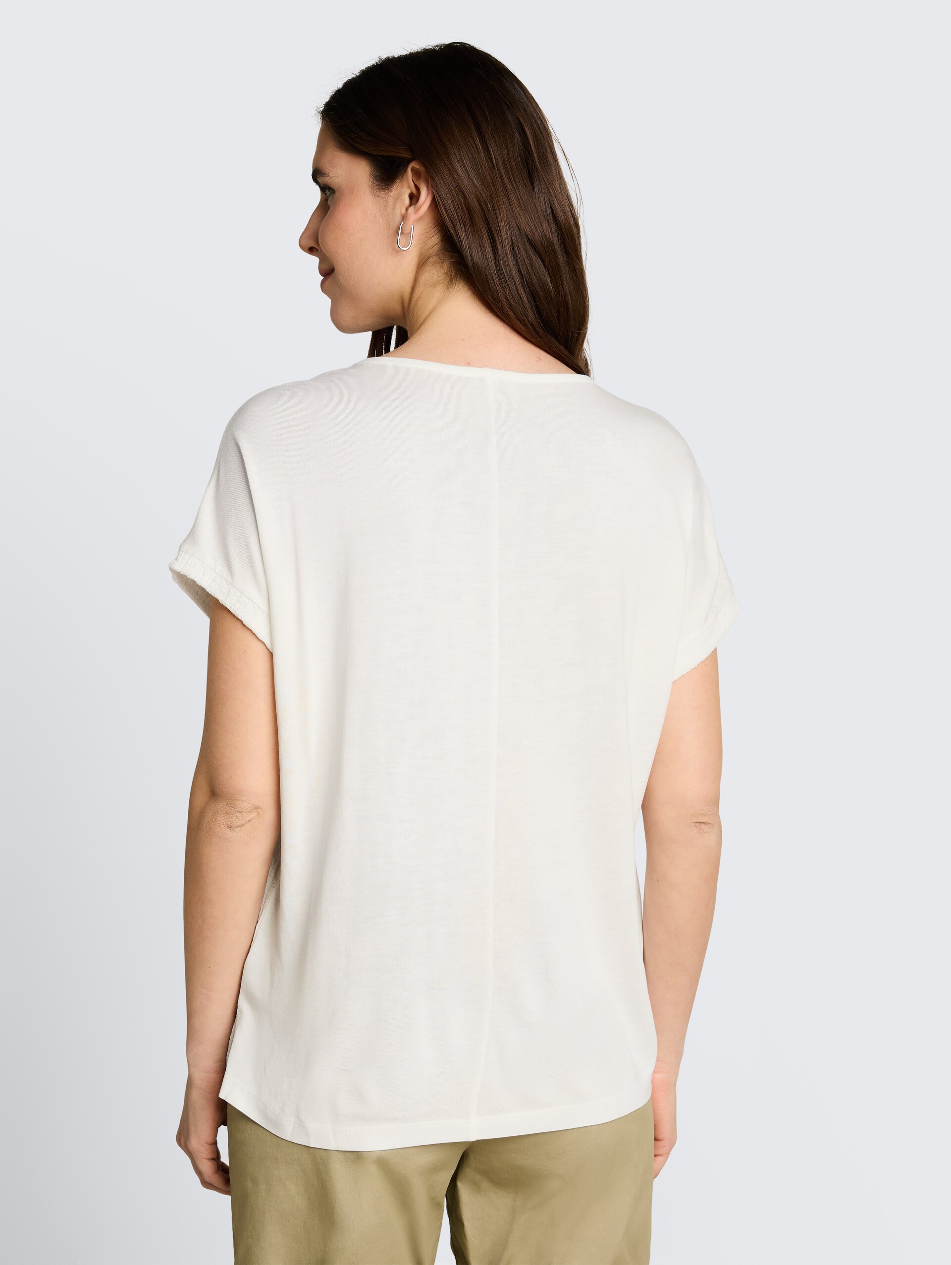 Loose fit T-shirt in materiaalmix - Whisper White - Neklijn model-achteraanzicht