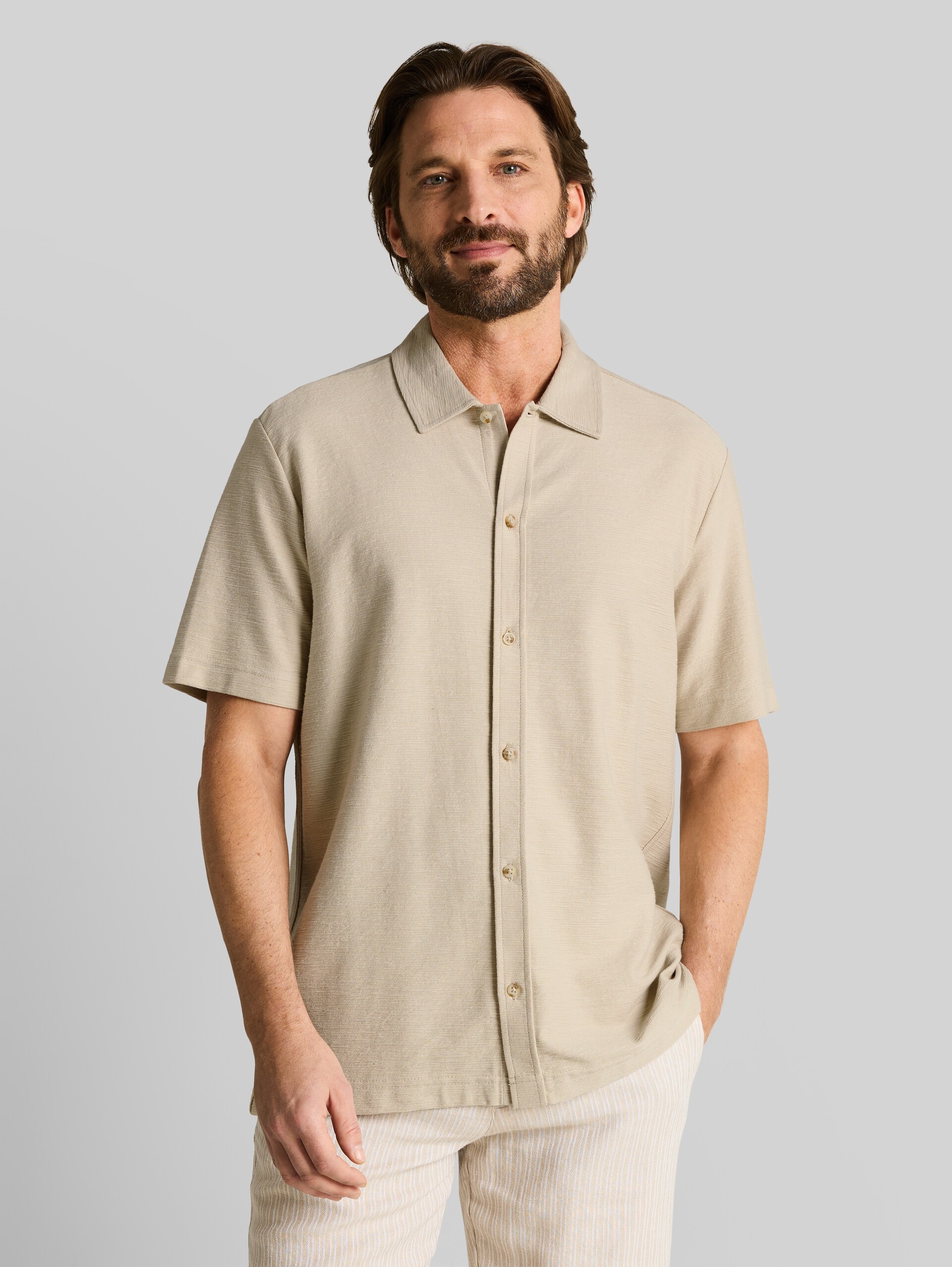 Regular Fit Hemd aus Jersey - Cashew Beige - Ausschnitt Model-Vorderansicht