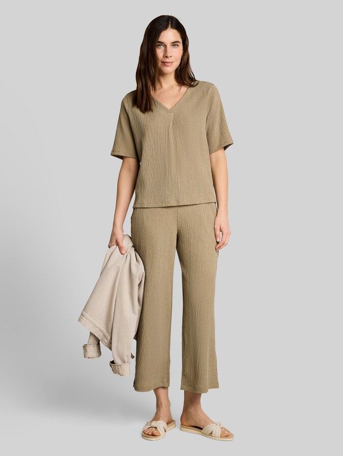 Crinkle T-shirt met V-hals door Women, olive white structure