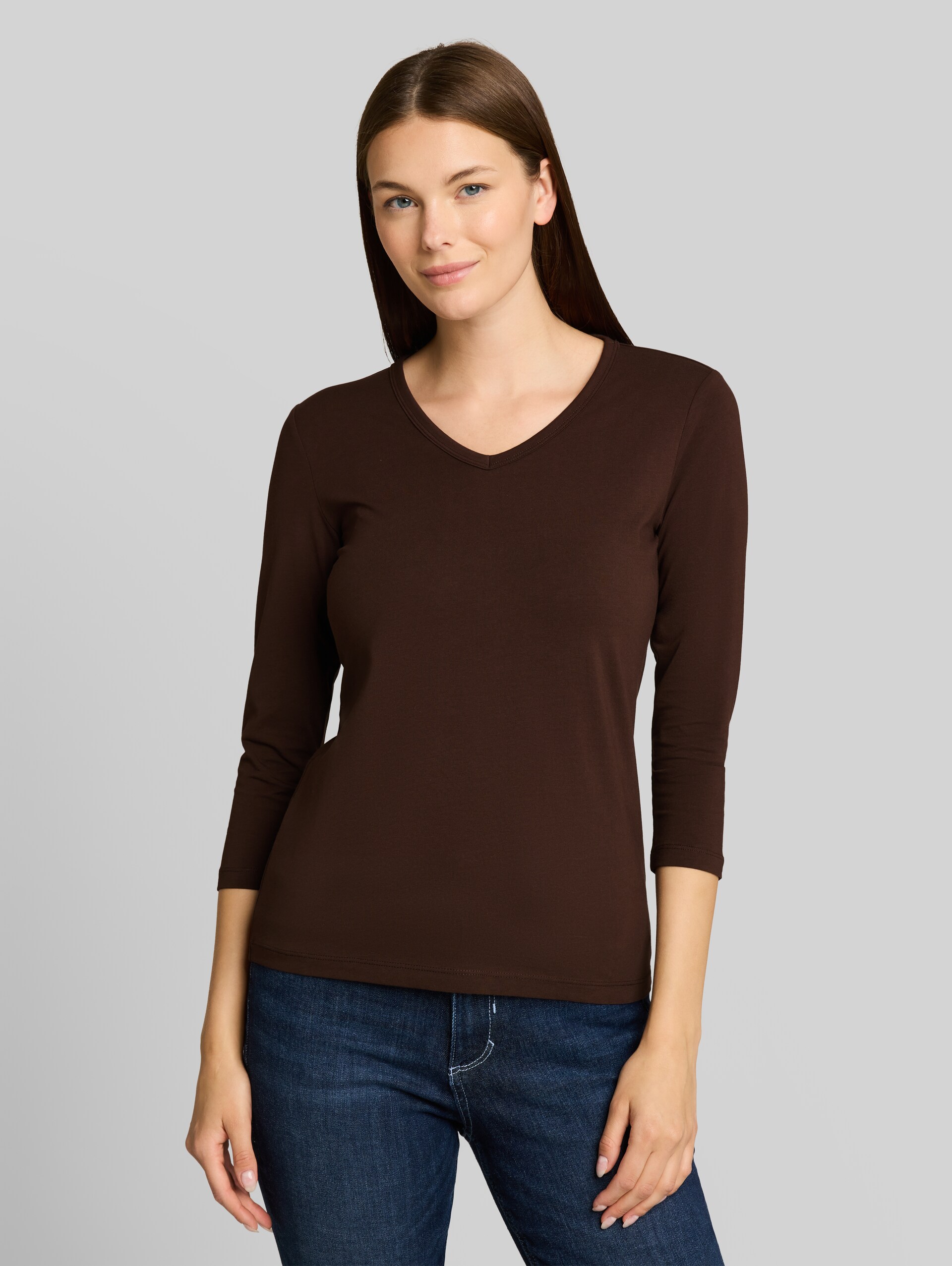 Basic T-shirt met lange mouwen en V-hals - java dark brown - Nek model vooraanzicht