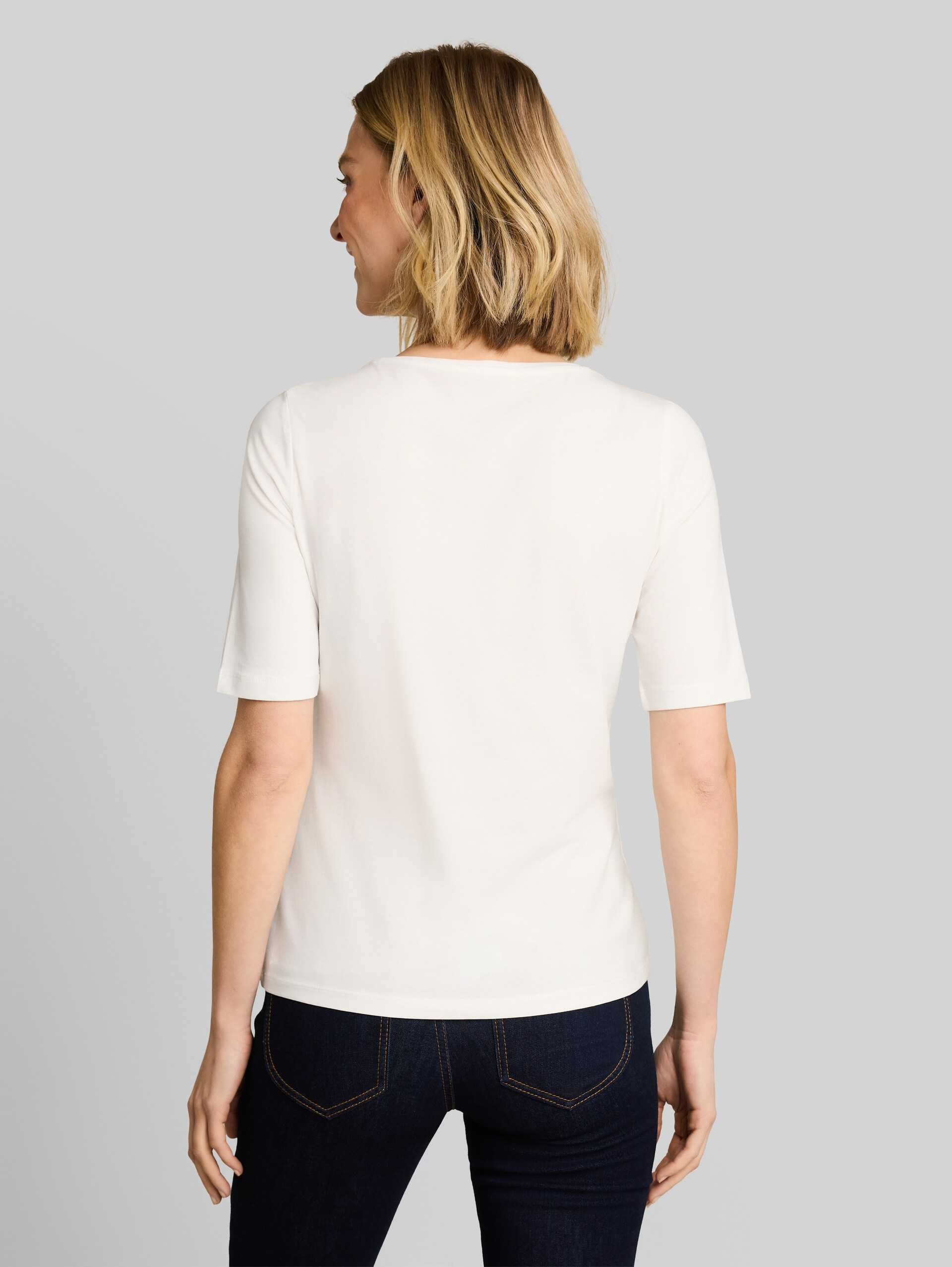 Slim Fit T-Shirt mit Print - Whisper White - Auschnitt Model-Rückansicht
