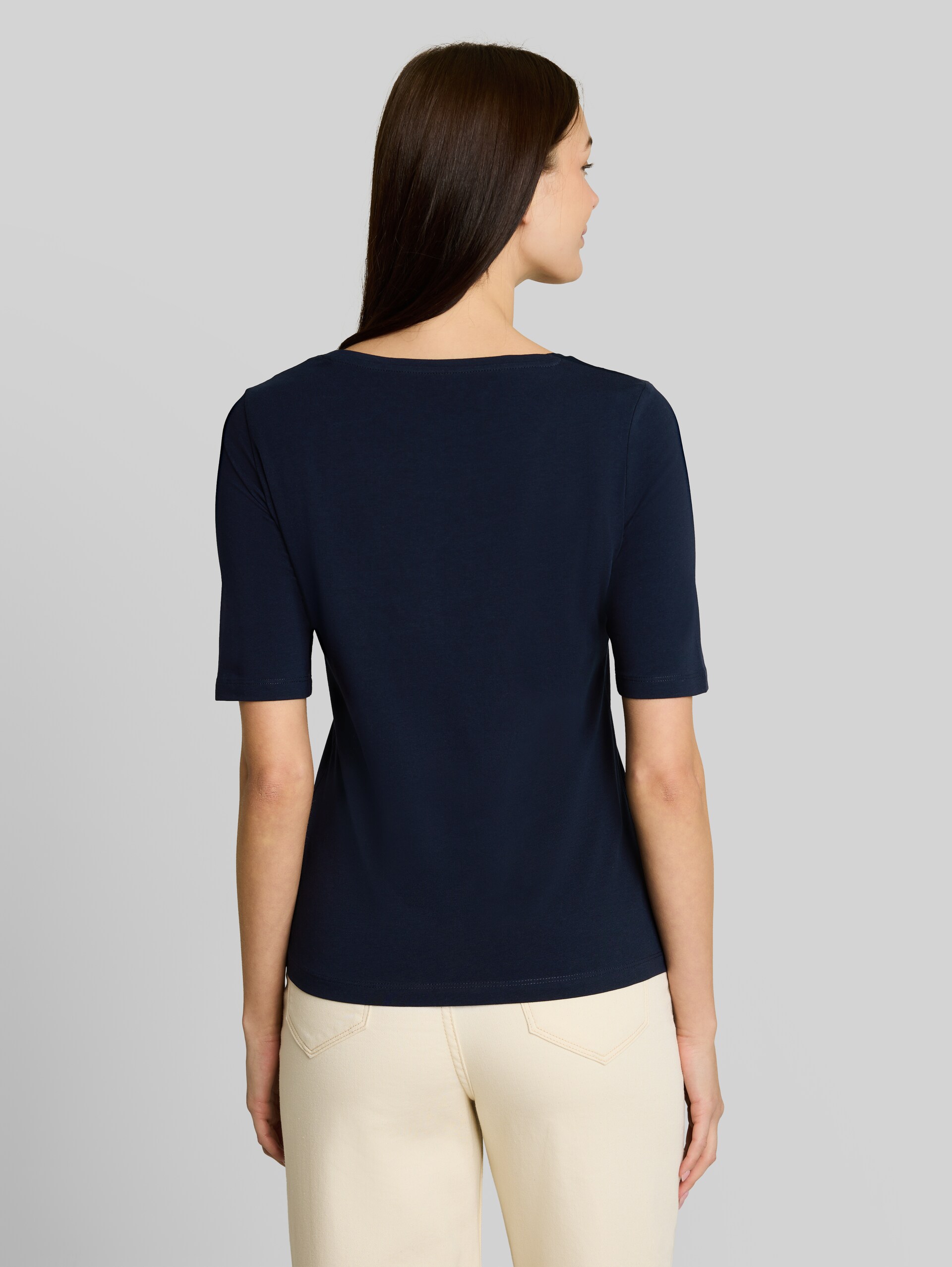 Slim Fit T-Shirt mit Print - sky captain blue - Auschnitt Model-Rückansicht