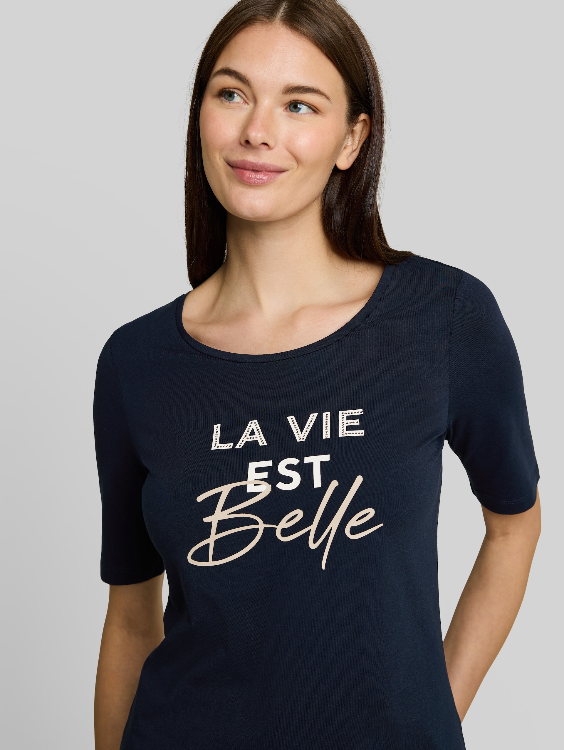 Slim Fit T-Shirt mit Print - sky captain blue - Detail-Model-Ansicht