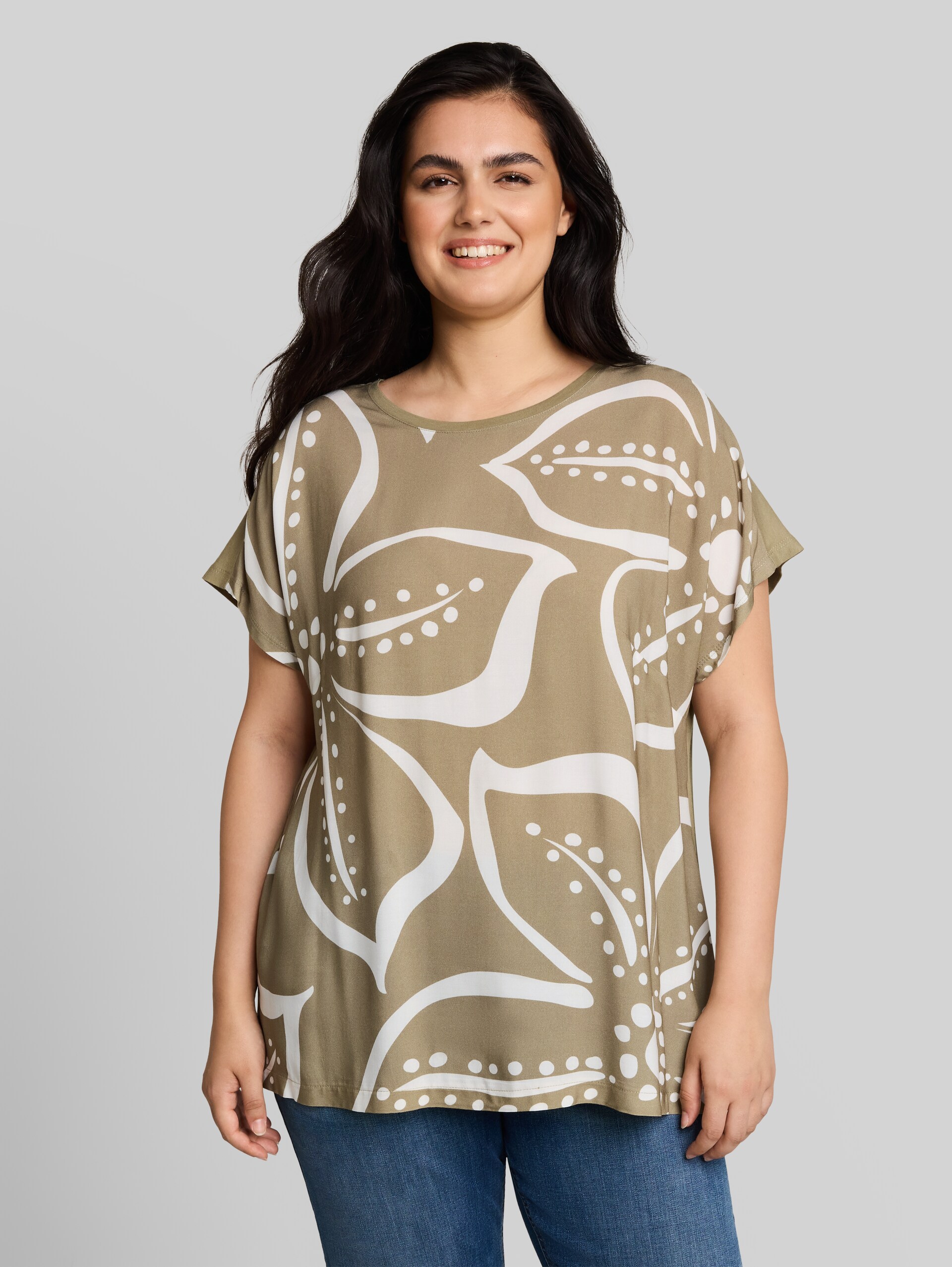 Plus Size - Mixed-fabric T-shirt - Silver Olive - Neckline model front view