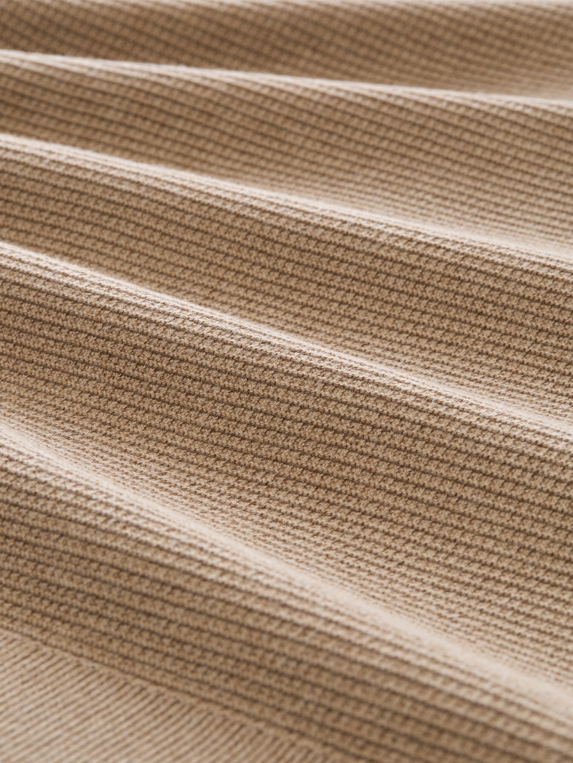 Knitted jumper with a polo collar - hazel brown melange - Material view
