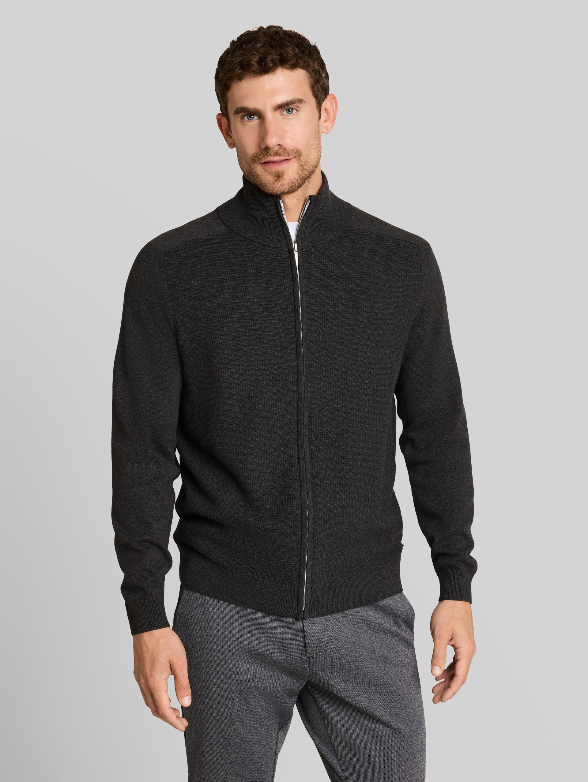 Cardigan en coton - Black Grey Melange - Découpe Vue de face du modèle