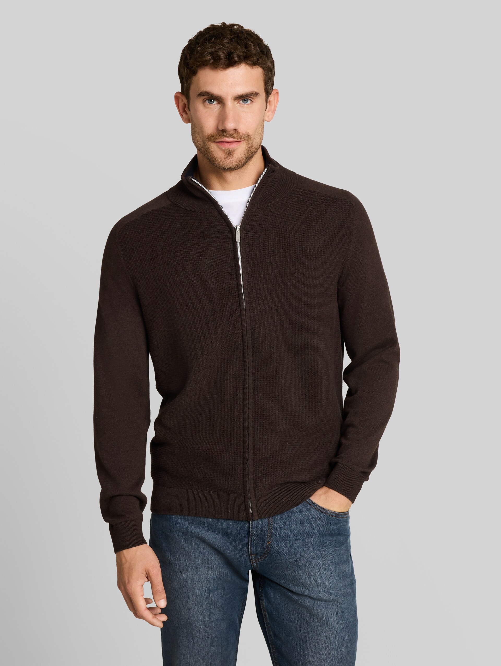 Cardigan en coton - dark chocolate brown melange - Découpe Vue de face du modèle
