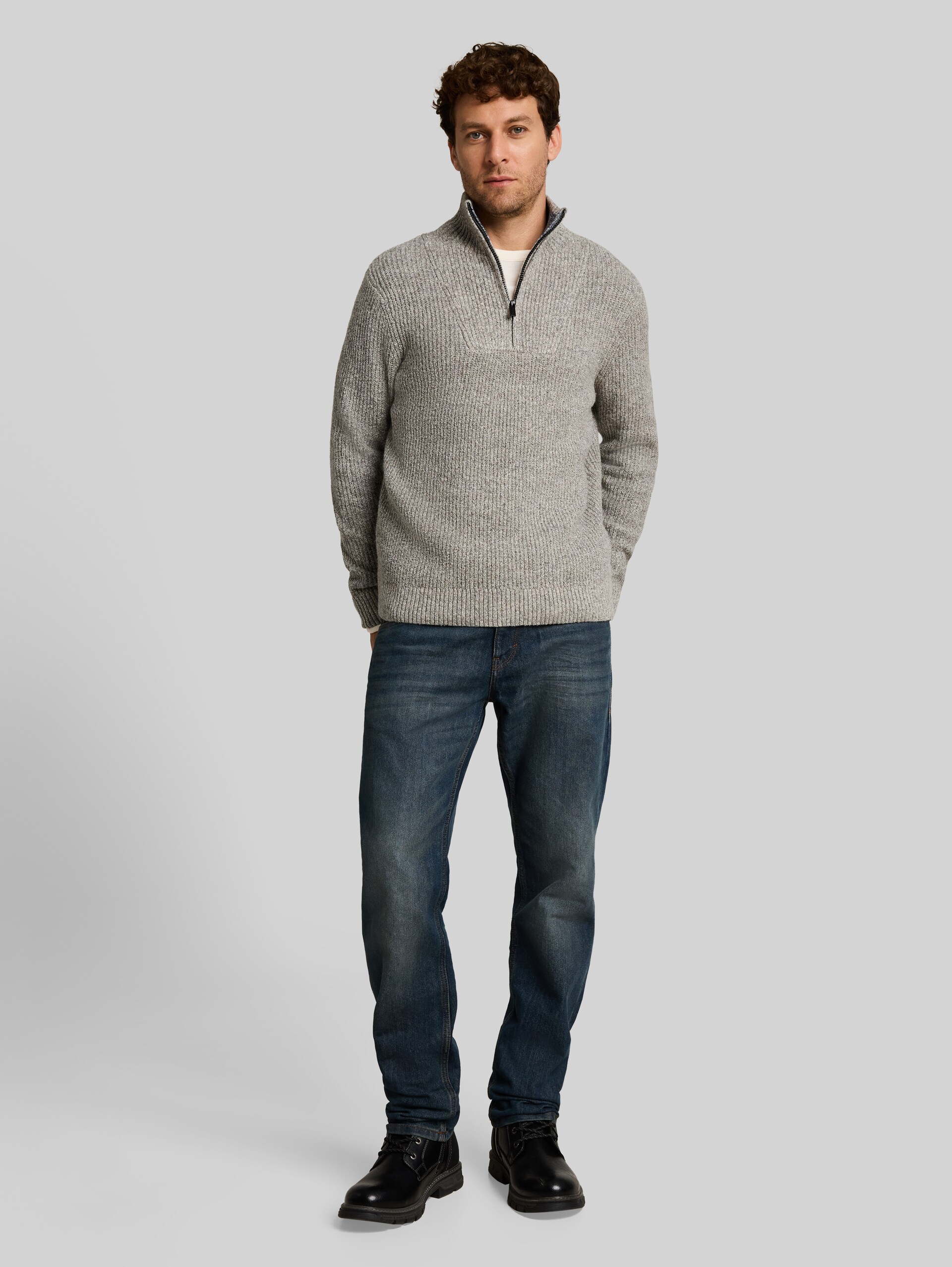 Troyer Strickpullover in Melange-Optik - beige white irregular mouline - Model-Vorderansicht