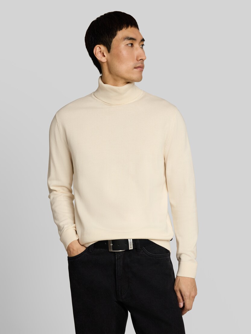 Pull à col roulé en coton par Men, Gardenia White
