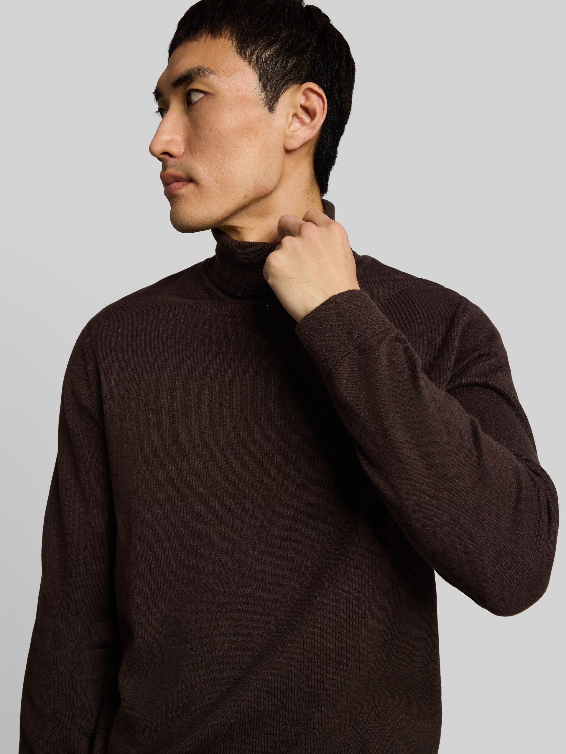 Pull à col roulé en coton - dark chocolate brown melange - Vue détaillée du modèle