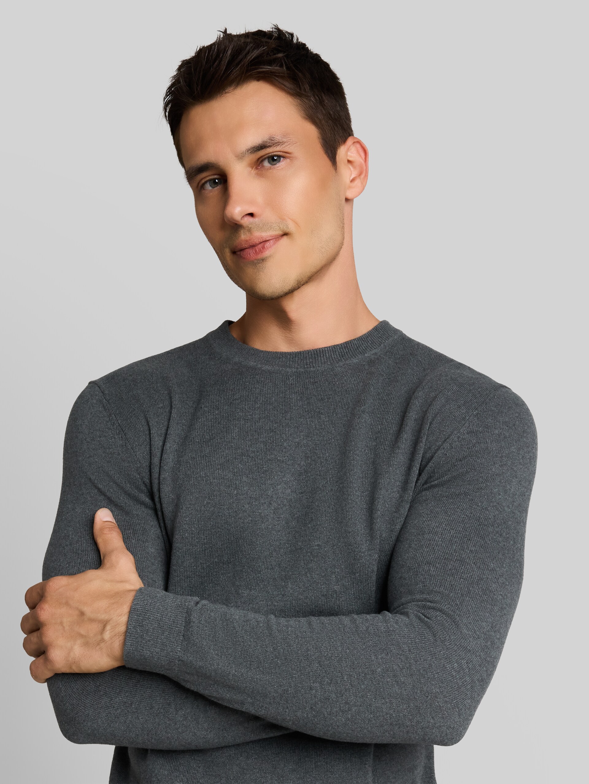 Pull en tricot avec cachemire - darkest olive melange - Vue détaillée du modèle