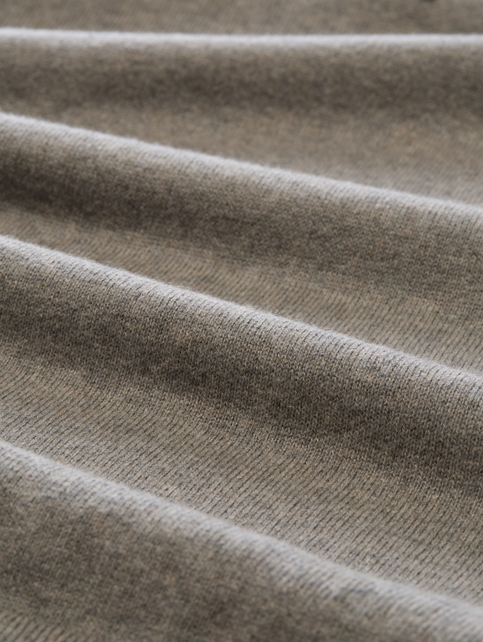 Troyer Strickpullover mit Kaschmir-Anteil - Driftwood Taupe Melangé - Material-Ansicht