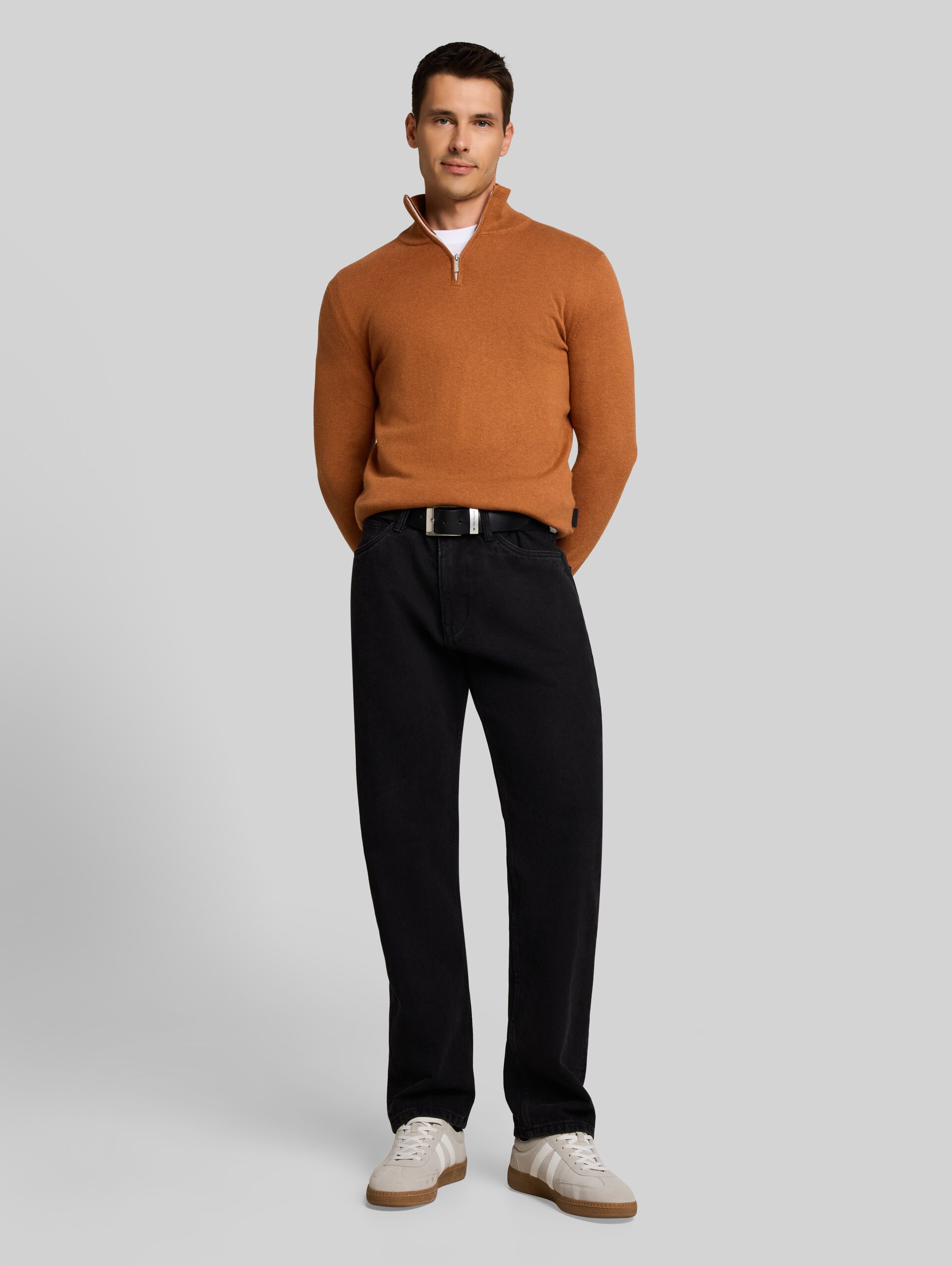 Troyer Strickpullover mit Kaschmir-Anteil - camel brown melange - Model-Vorderansicht