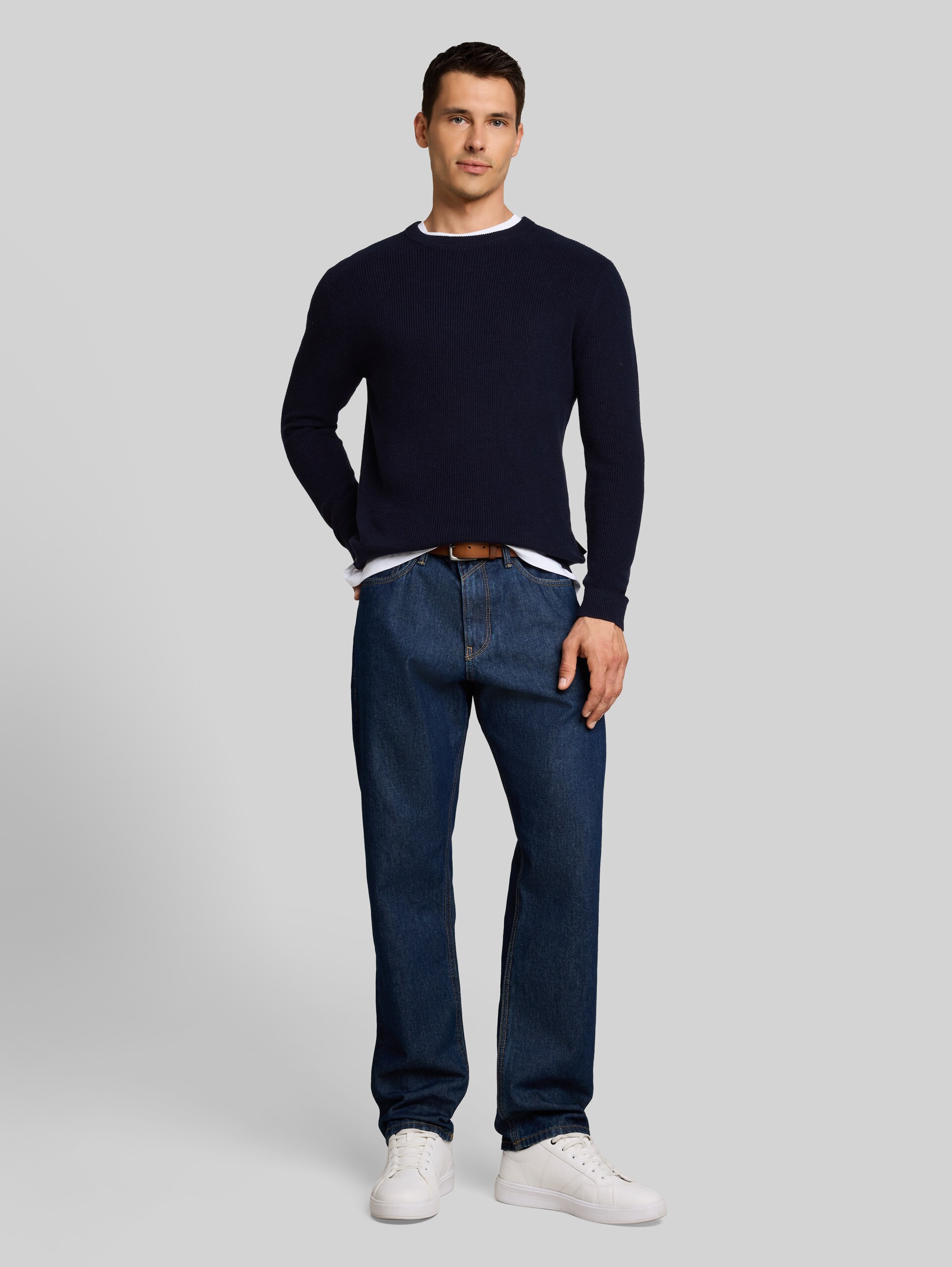 Pull en tricot avec cachemire - Knitted Navy Melange - Vue de face du modèle