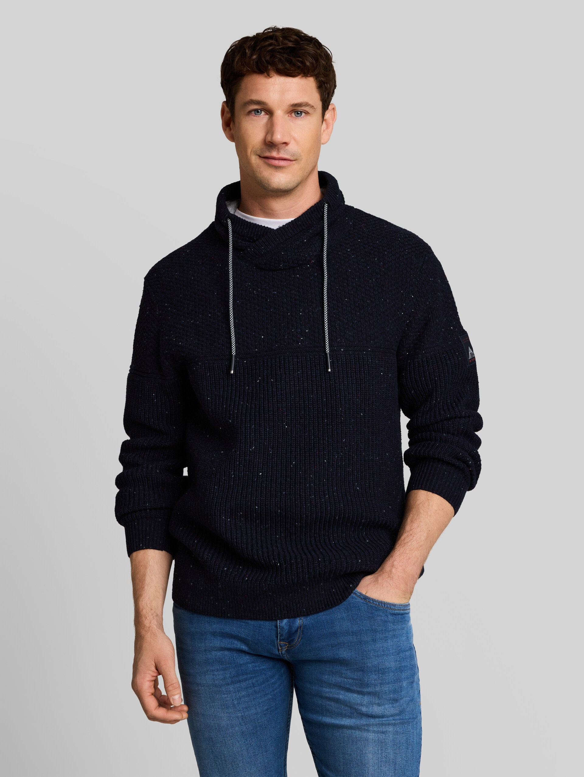 Snood Strickpullover mit Struktur-Mix - navy melange multi neps - Ausschnitt Model-Vorderansicht