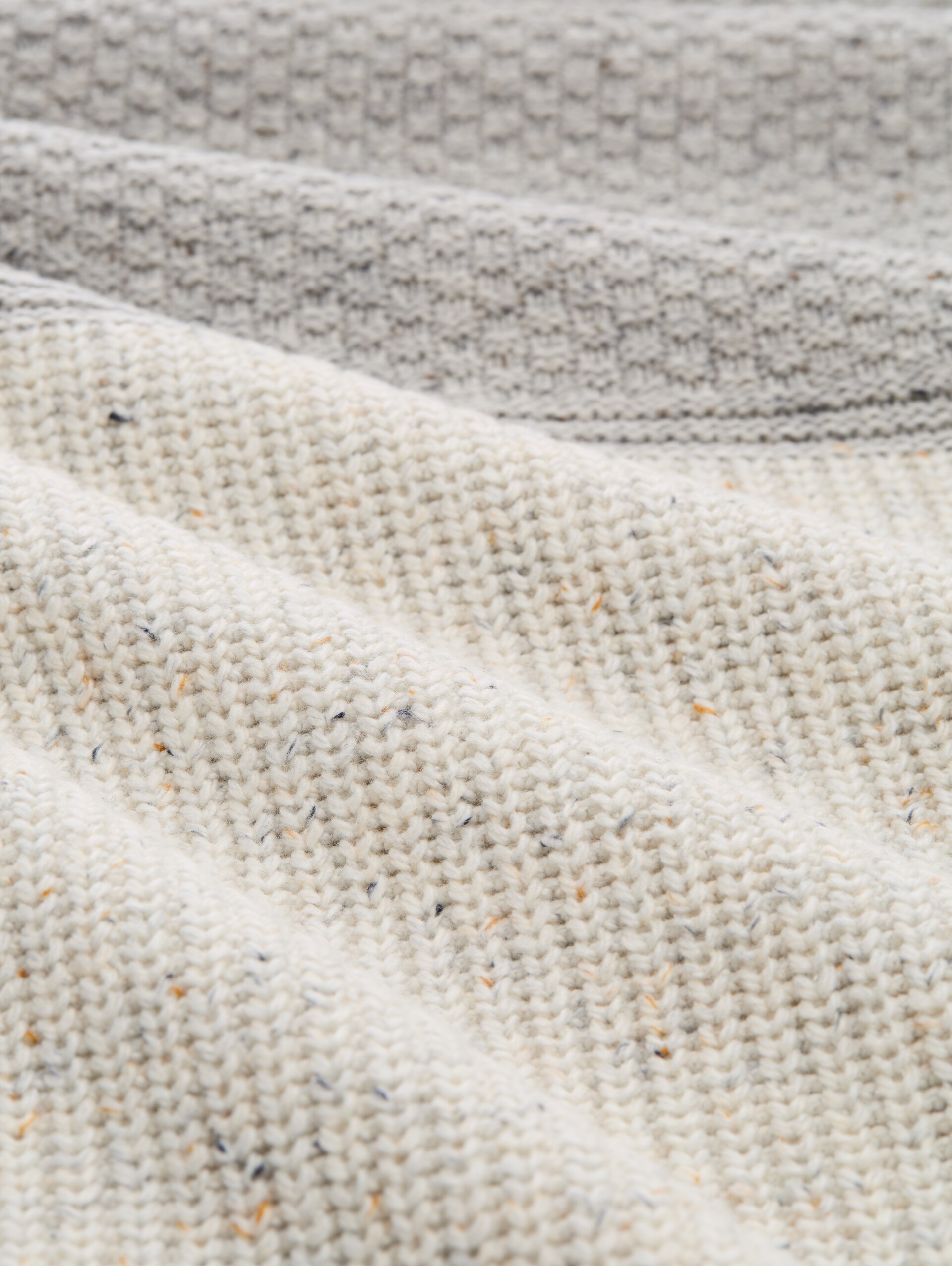 Snood Strickpullover mit Struktur-Mix - grey offwhite nep colorblock - Material-Ansicht