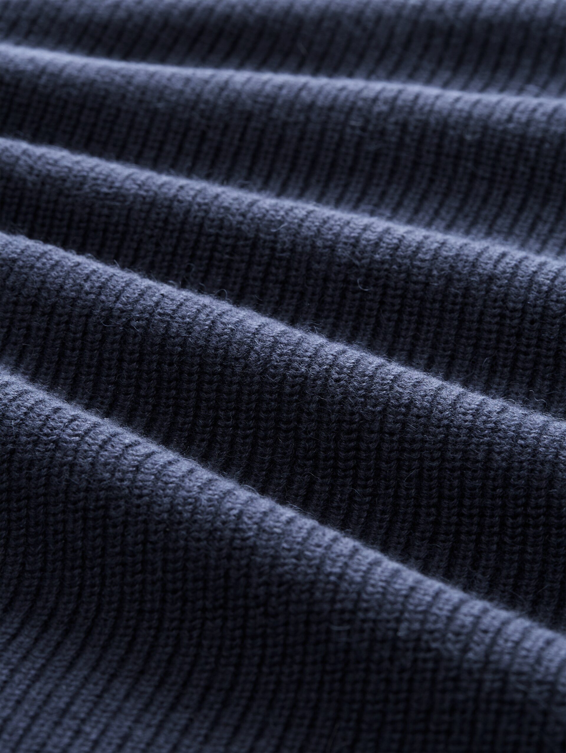 Pull en maille avec une part d'alpaga - Indigo Ink Blue Melange - Vue de la matière