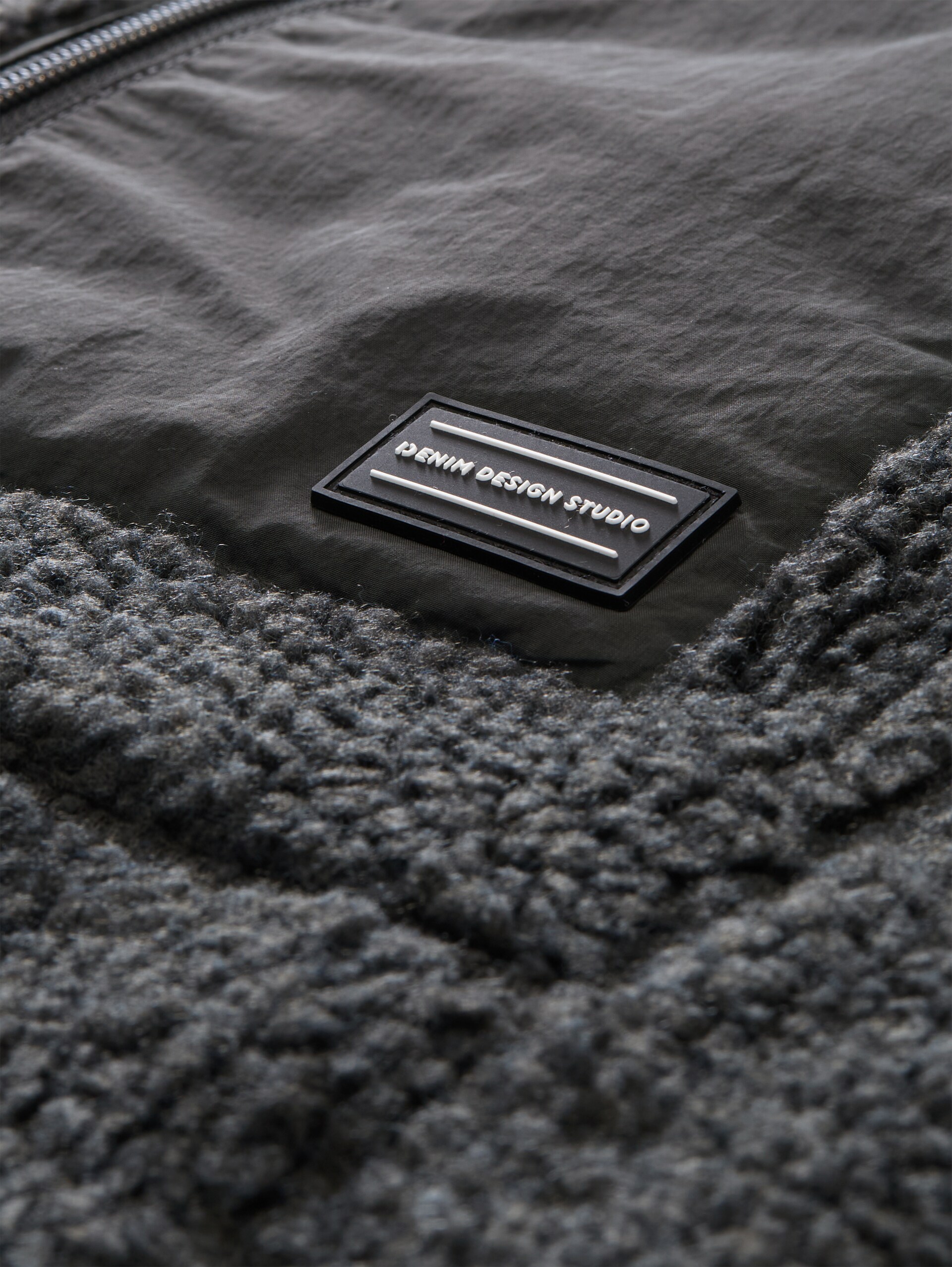 Teddyjas met relaxte pasvorm - Coal Mine Grey - Detailaanzicht product