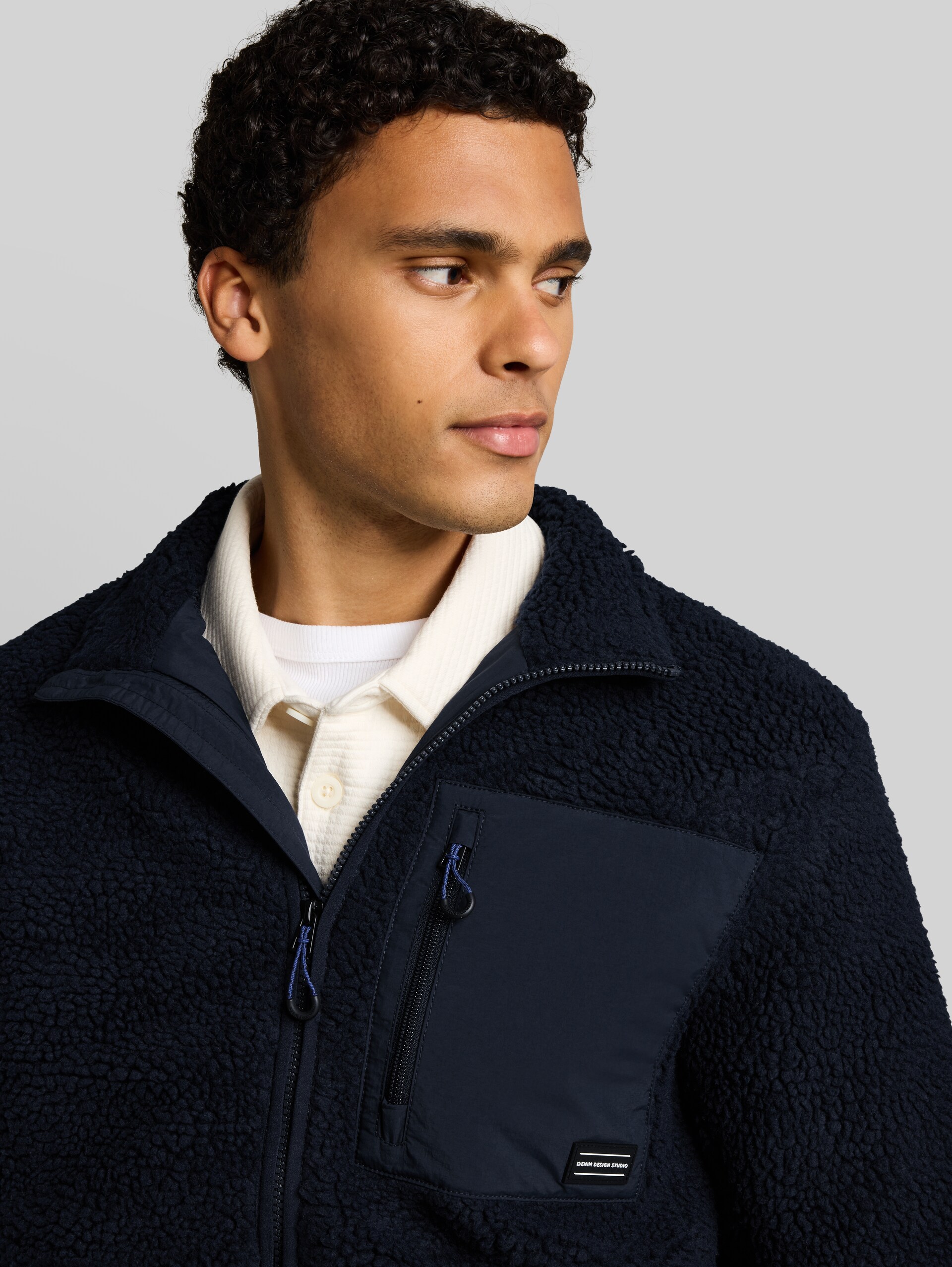 Relaxed Fit Teddy Jacke - sky captain blue - Detail-Model-Ansicht