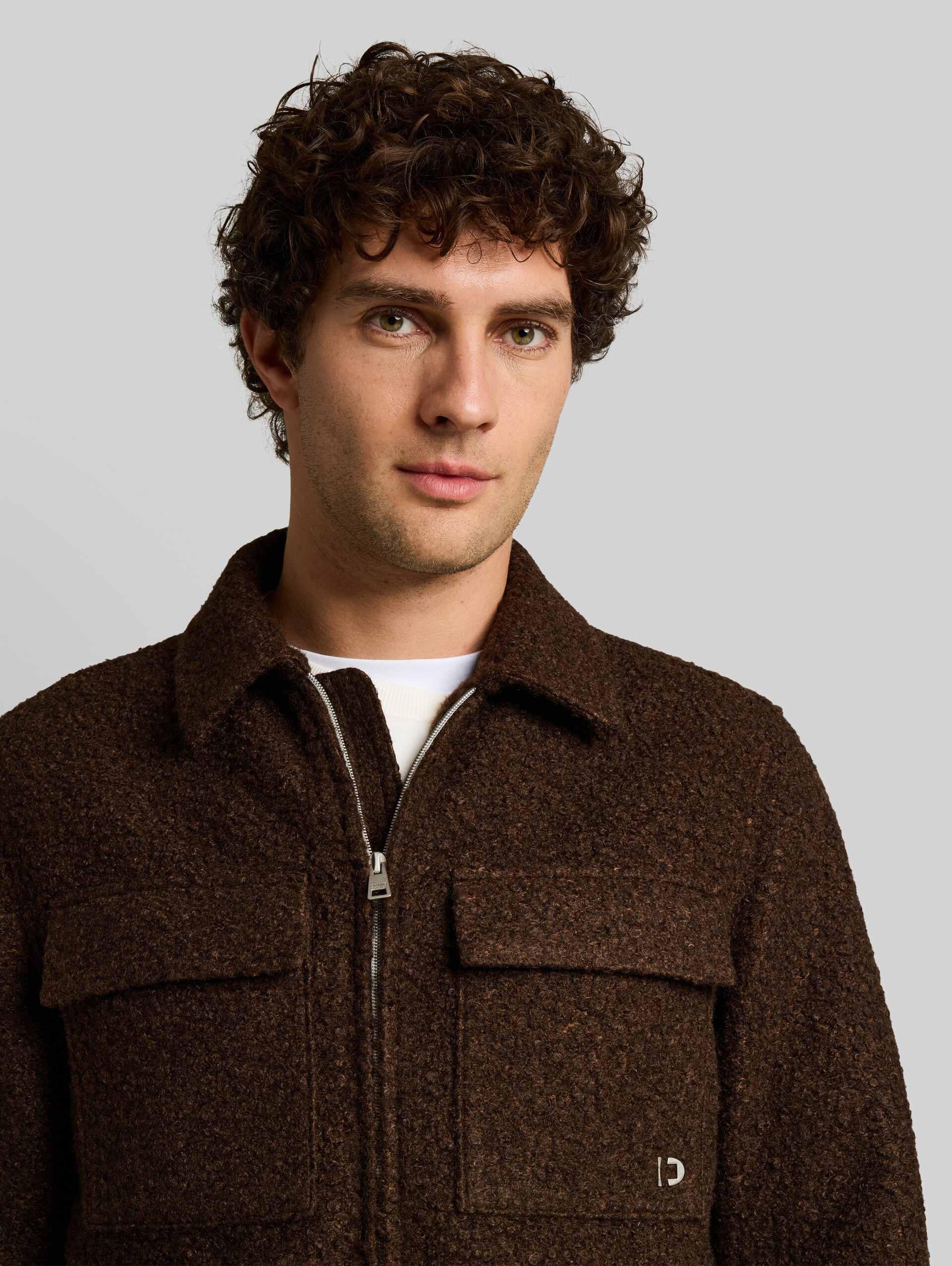 Bouclé Overshirt mit Reißverschluss - cool dark brown melange - Detail-Model-Ansicht