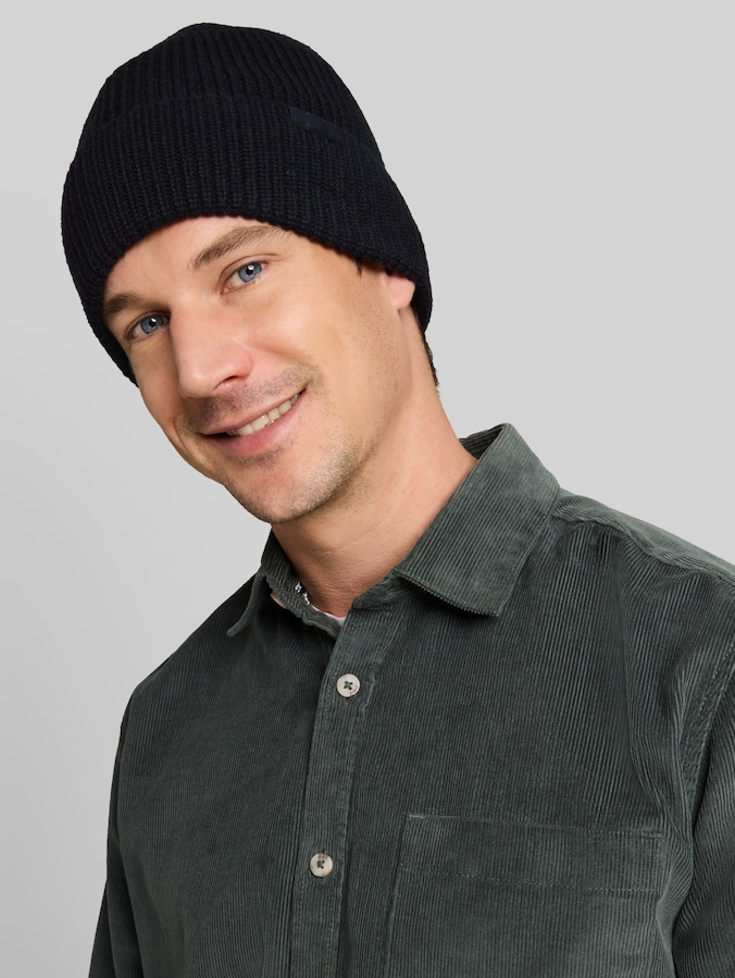Beanie Mütze mit Logo-Label von Men, sky captain blue