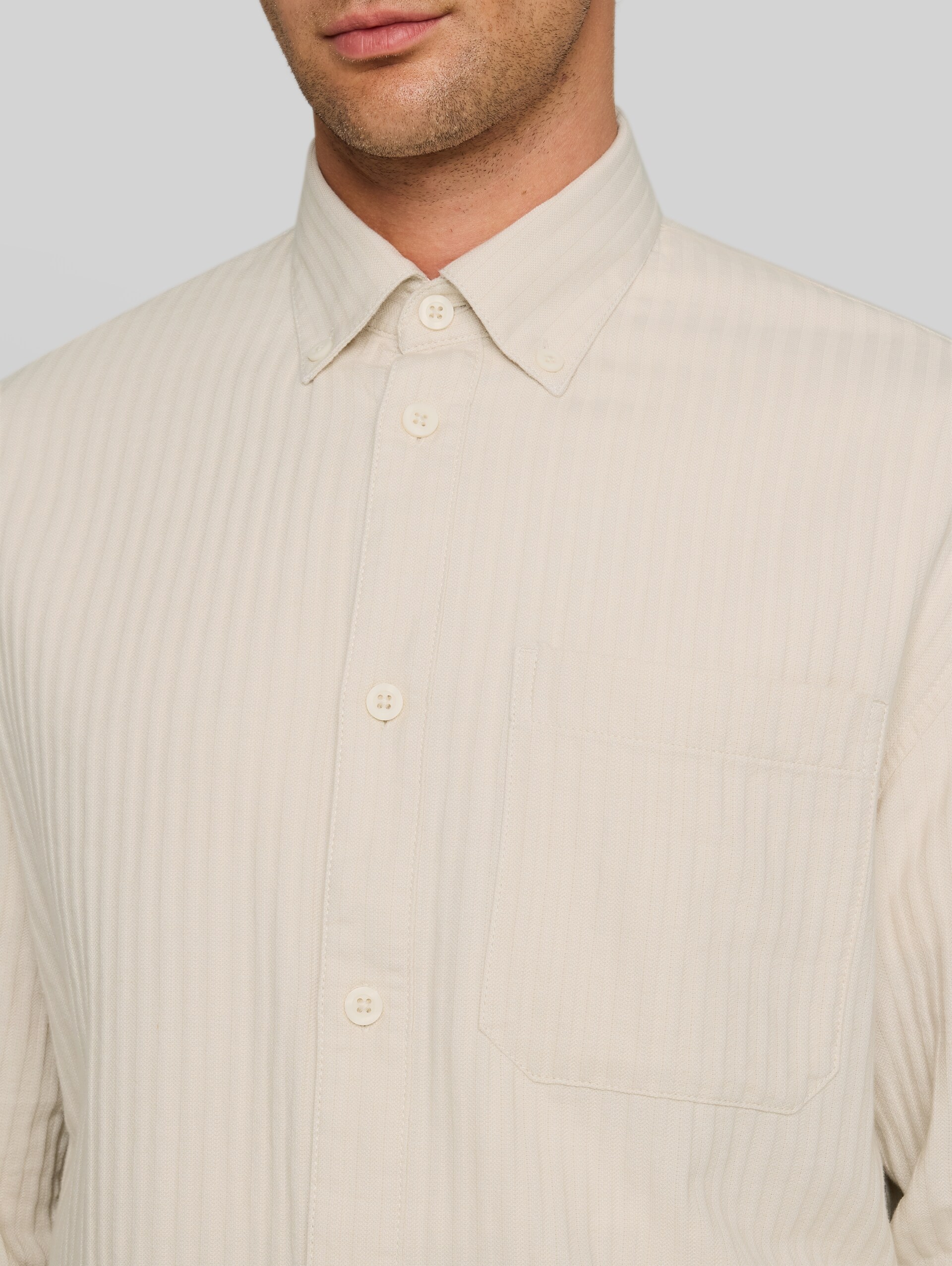Katoenen overhemd met losse pasvorm - off white stripe structure - Detailaanzicht model