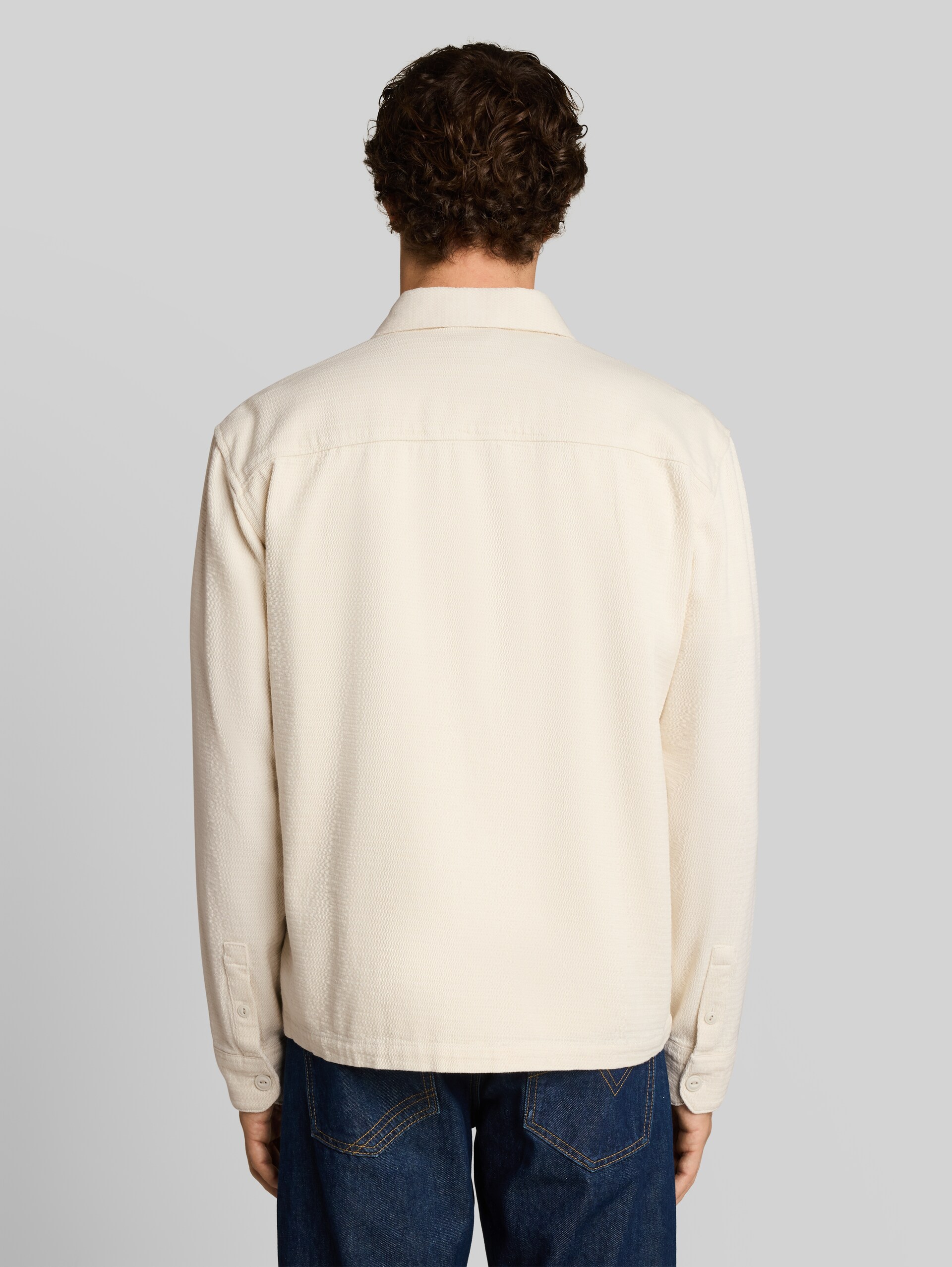 Overshirt van katoen - Gardenia White - Neklijn model-achteraanzicht