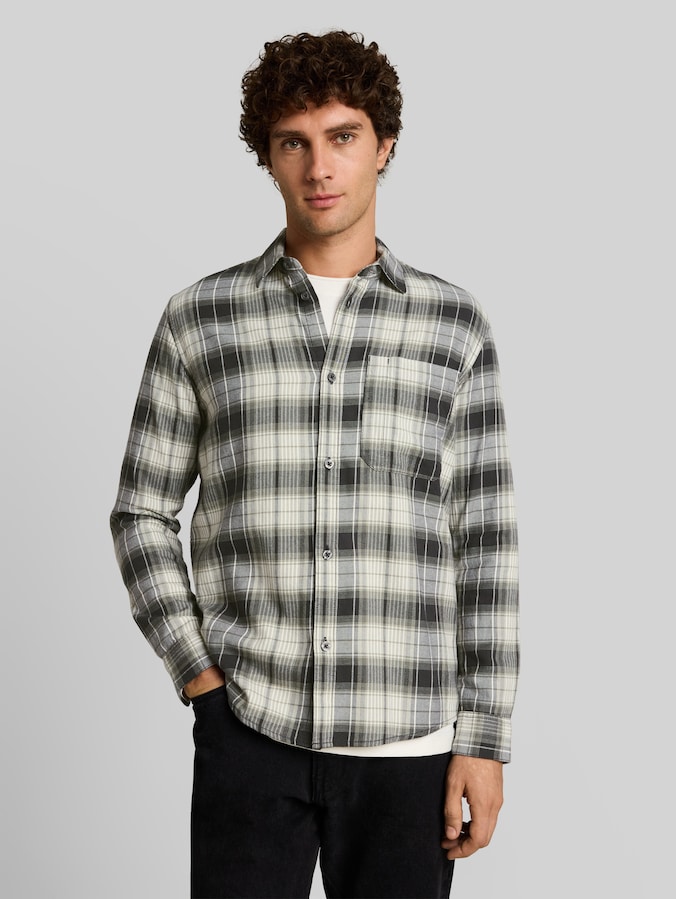 Relaxed Fit Hemd mit Karomuster von Denim Male, coal grey green check