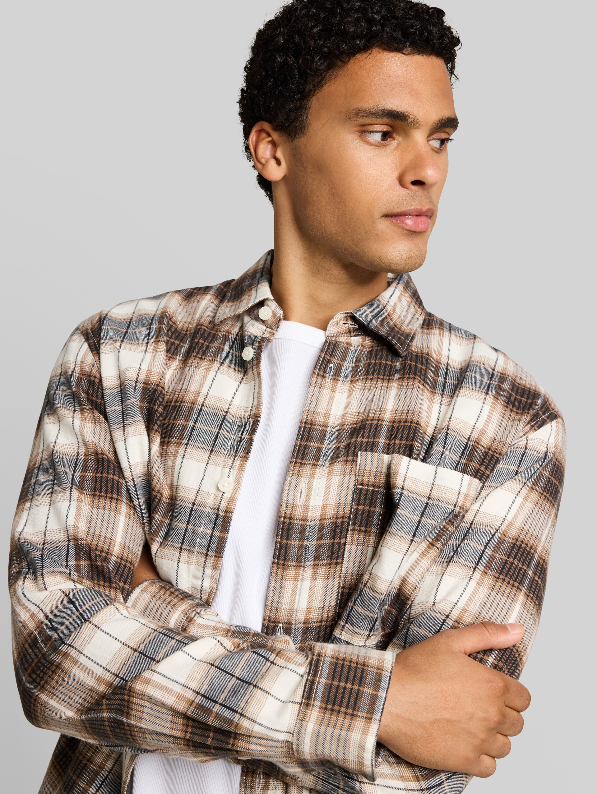 Chemise à carreaux coupe décontractée - off white brown check - Vue détaillée du modèle