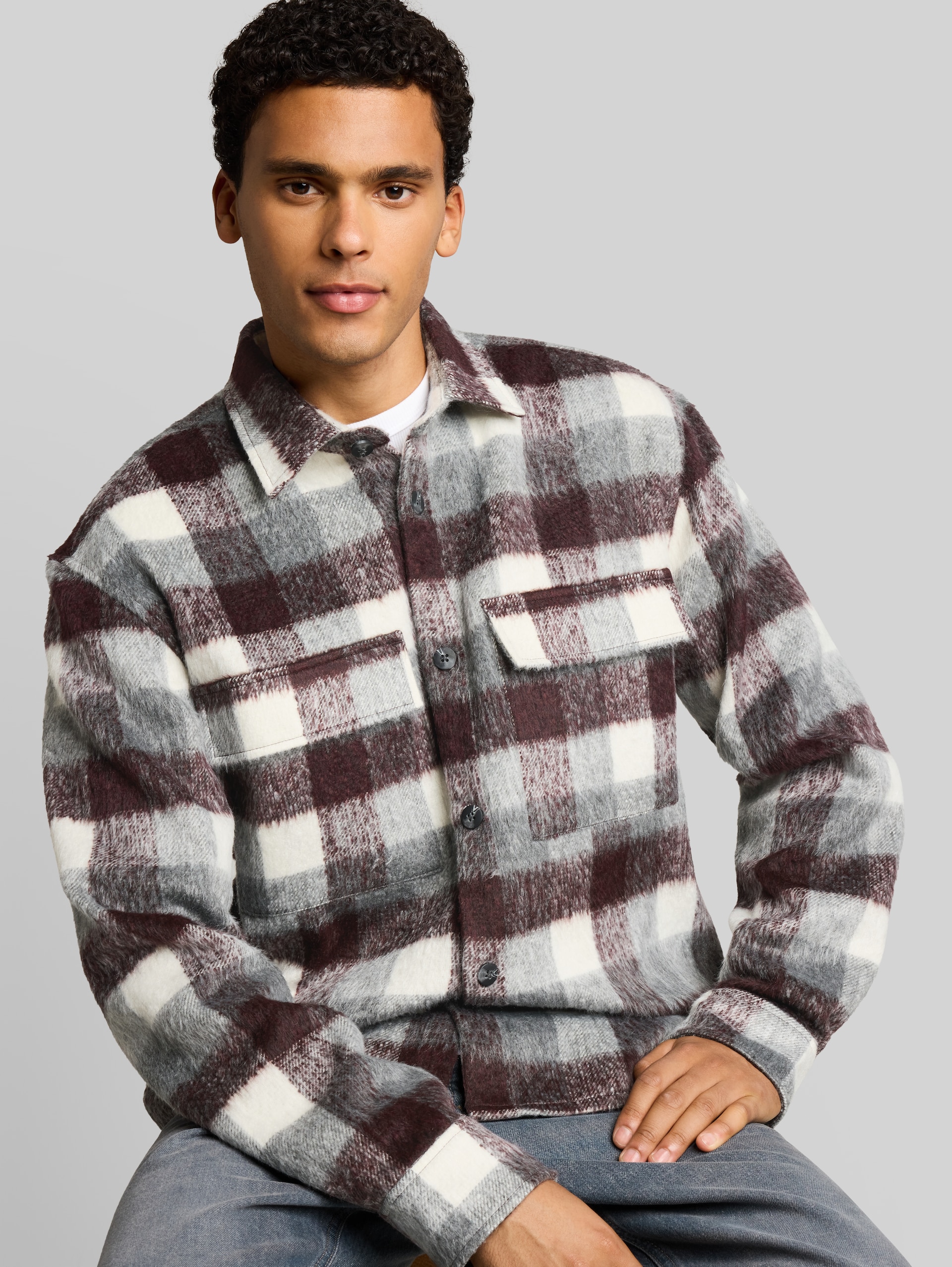 Overshirt mit Karomuster - brown grey check - Detail-Model-Ansicht