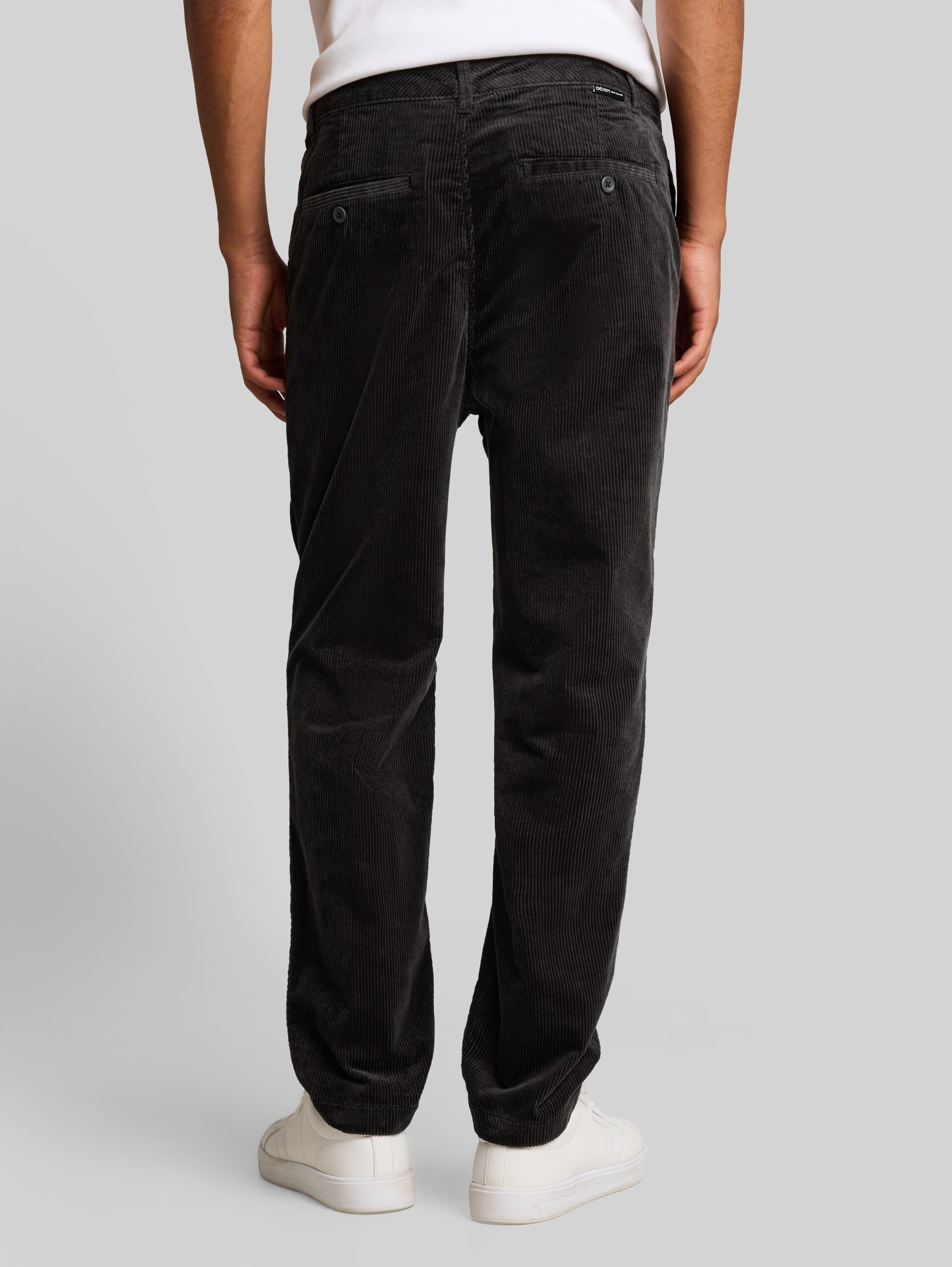 Relaxed Fit Cordhose - coal grey - Auschnitt Model-Rückansicht