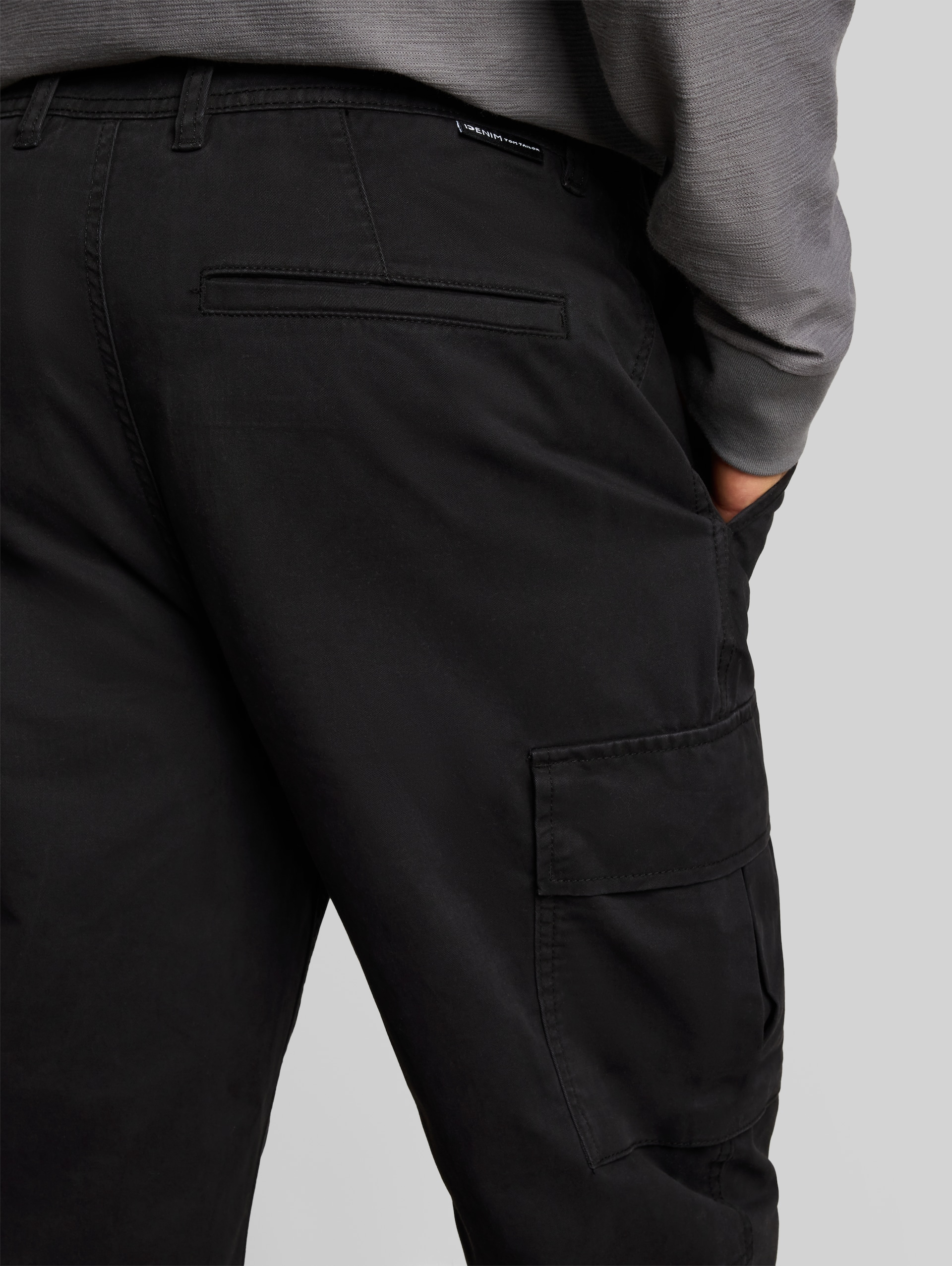 TTREGULAR Cargo Hose - Black - Detail-Model-Ansicht