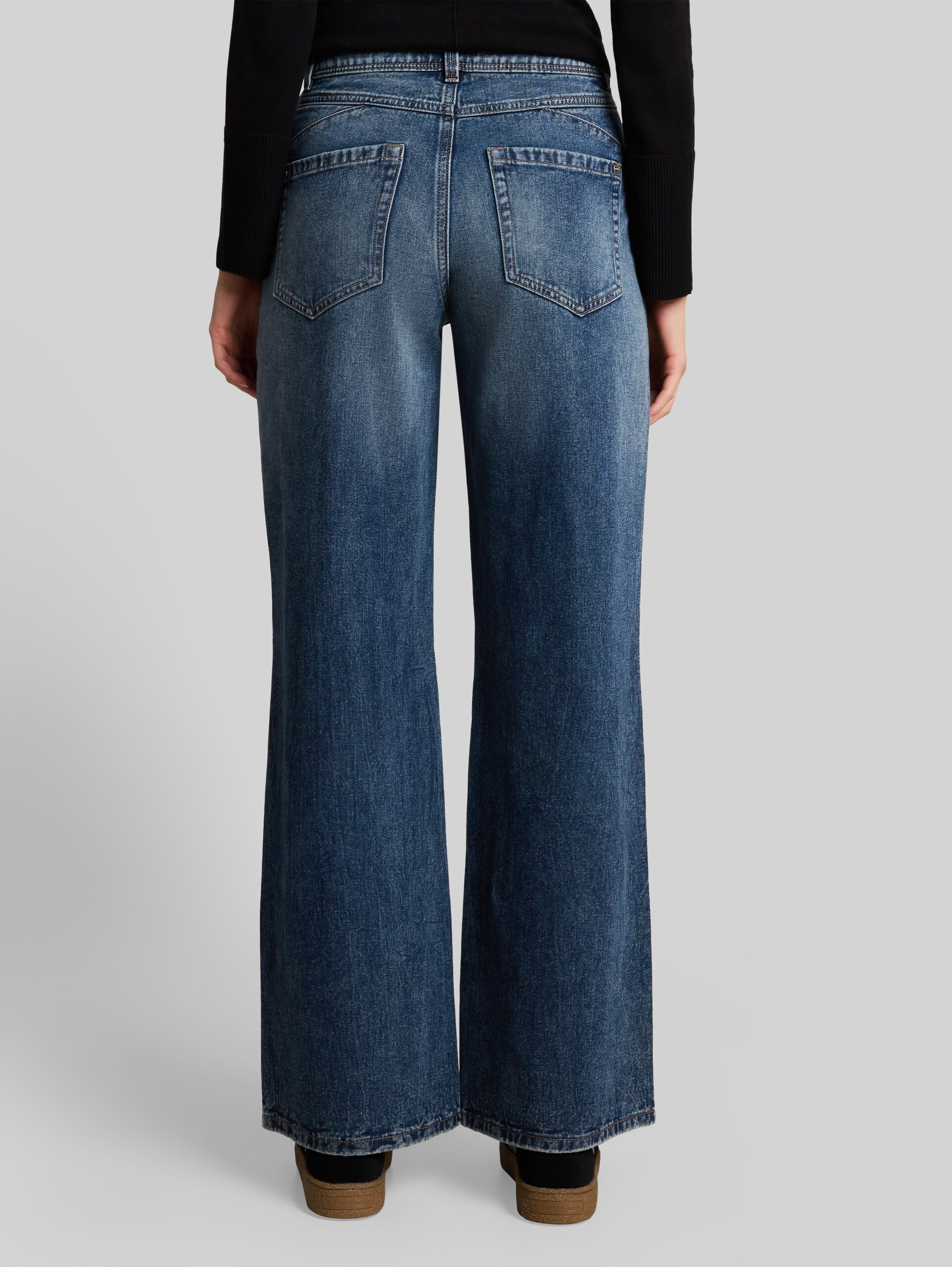 Jean TTMADINA WIDE orné de strass - vintage mid stone blue - Découpe Vue arrière du modèle