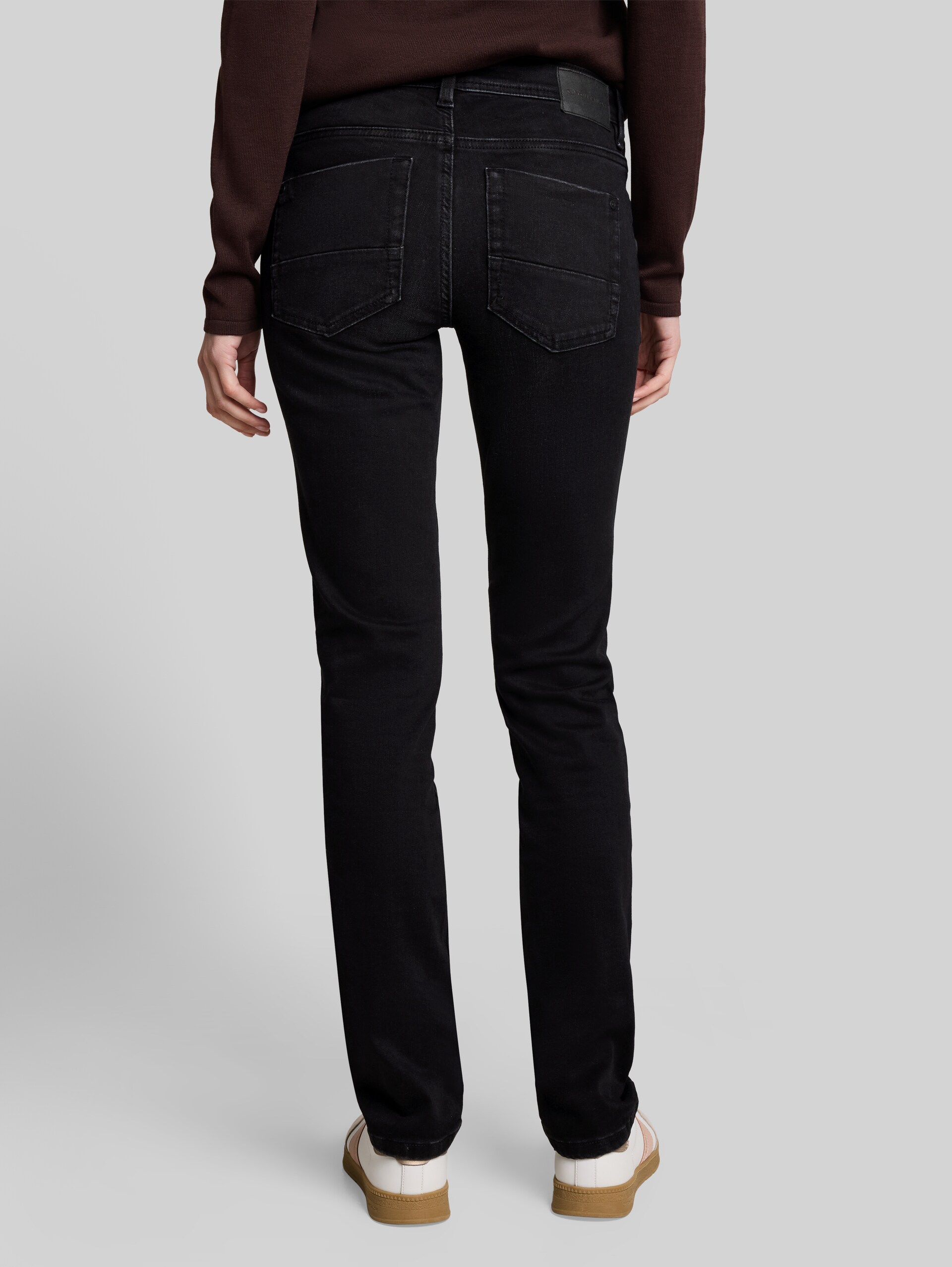 TTLIVA STRAIGHT Jeans mit Stretch - black black denim - Auschnitt Model-Rückansicht