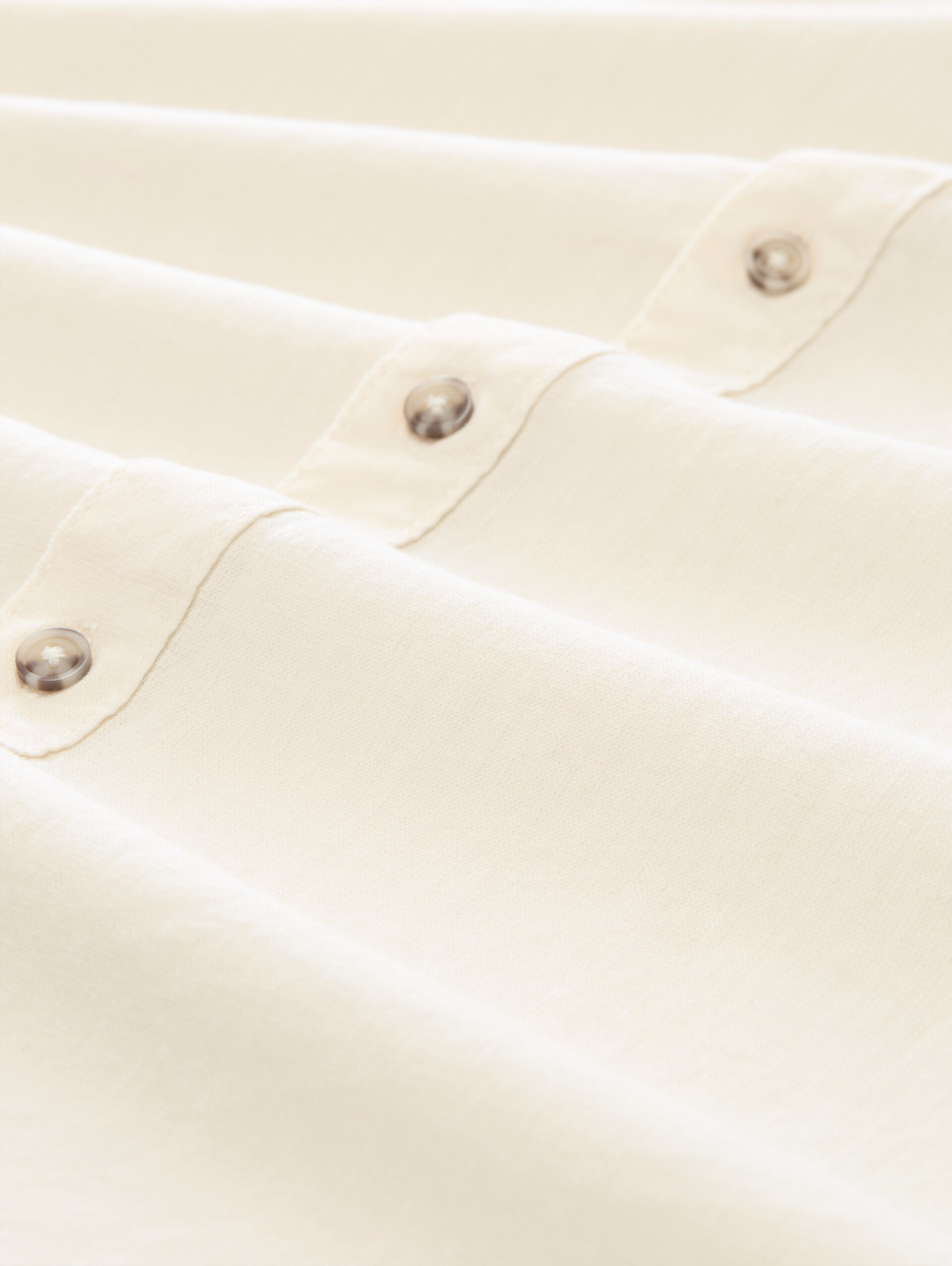Chemise coupe classique avec poche poitrine - Gardenia White - Vue de la matière