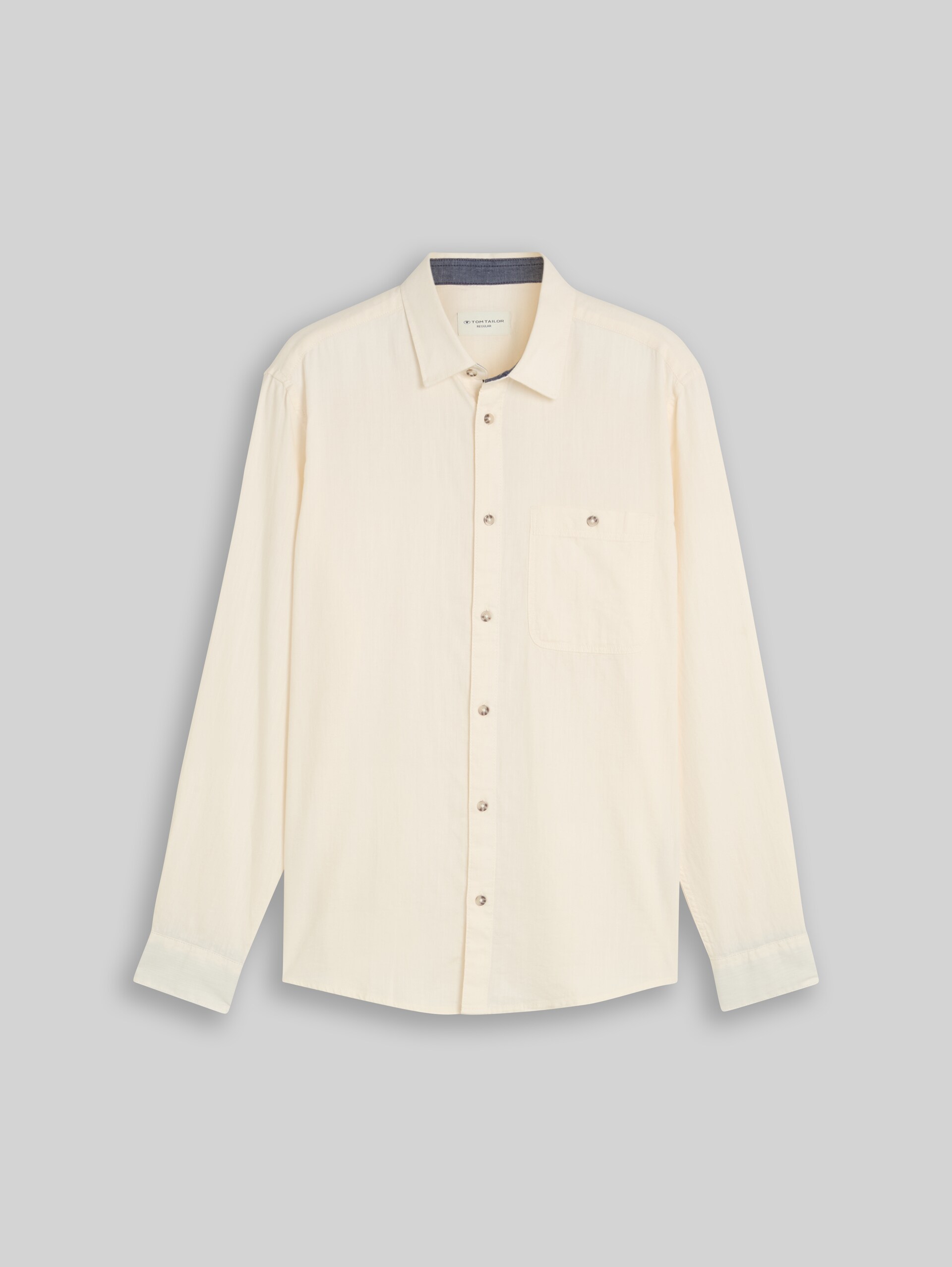 Chemise coupe classique avec poche poitrine - Gardenia White - Vue de face du produit